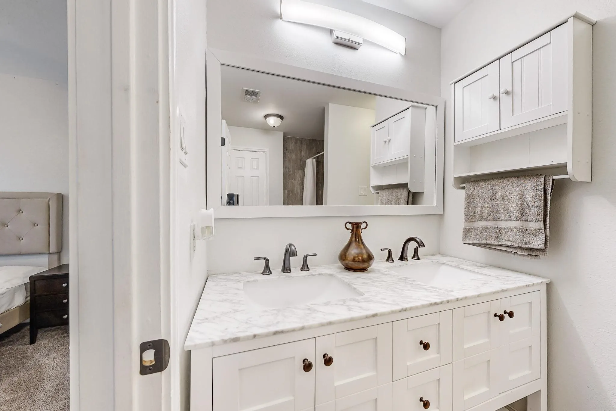 Single Family Residence For Rent in Collin County , 7936 Quest Court, Frisco, Texas 75035, 3 Bedrooms, 3 Bathrooms, 2 Garage spaces, 1,424 Sqft, built in 1992, Price $2,799, mls#21353890, Real Estate Agent in Frisco, Homes For Rent in Collin county, Homes For Rent in Frisco, Realtor in Frisco Texas, Real Estate Brokerage Independent Realty Texas, Luminita Cordes Realtor