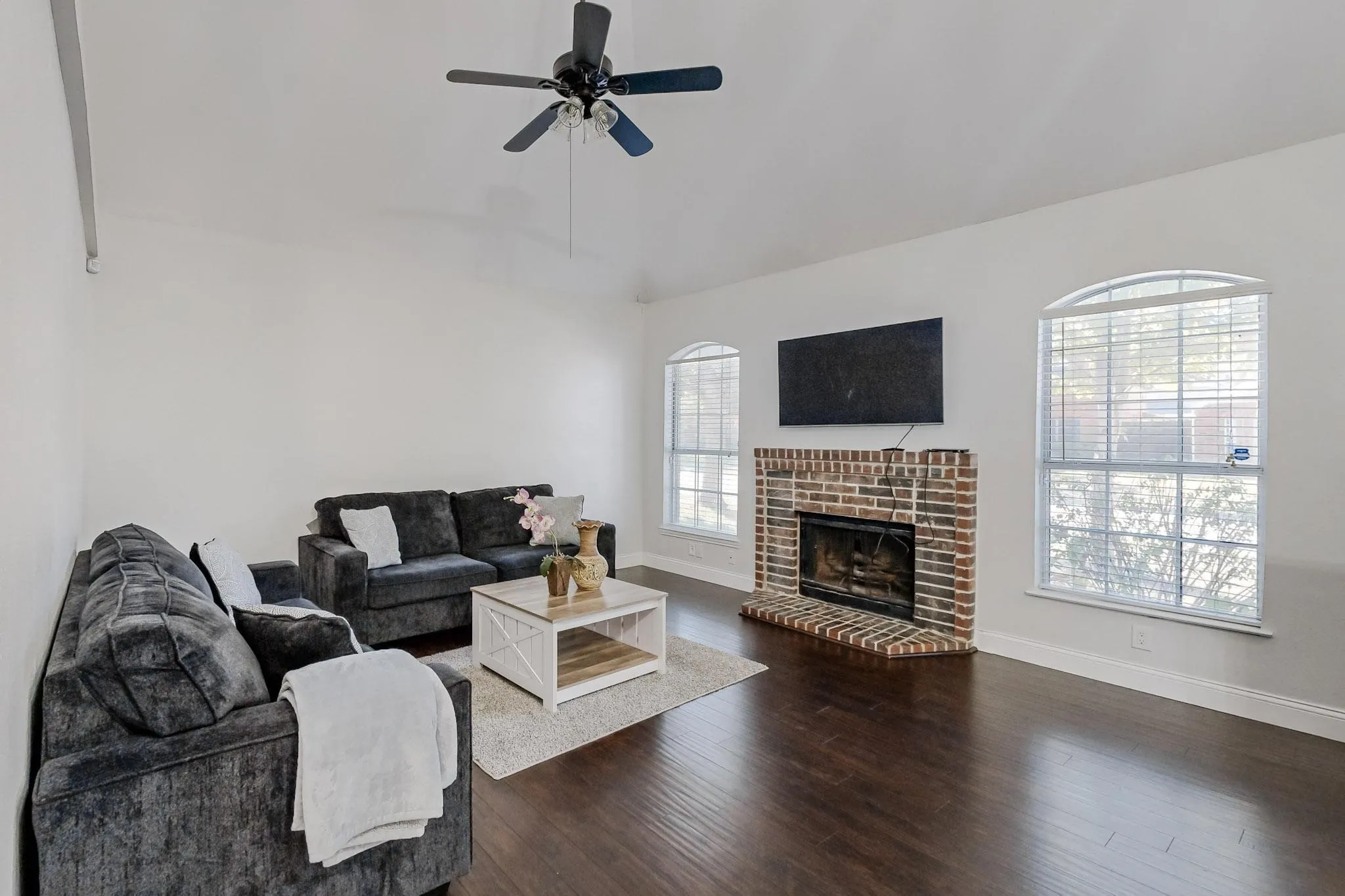 Single Family Residence For Rent in Collin County , 7936 Quest Court, Frisco, Texas 75035, 3 Bedrooms, 3 Bathrooms, 2 Garage spaces, 1,424 Sqft, built in 1992, Price $2,799, mls#21353890, Real Estate Agent in Frisco, Homes For Rent in Collin county, Homes For Rent in Frisco, Realtor in Frisco Texas, Real Estate Brokerage Independent Realty Texas, Luminita Cordes Realtor