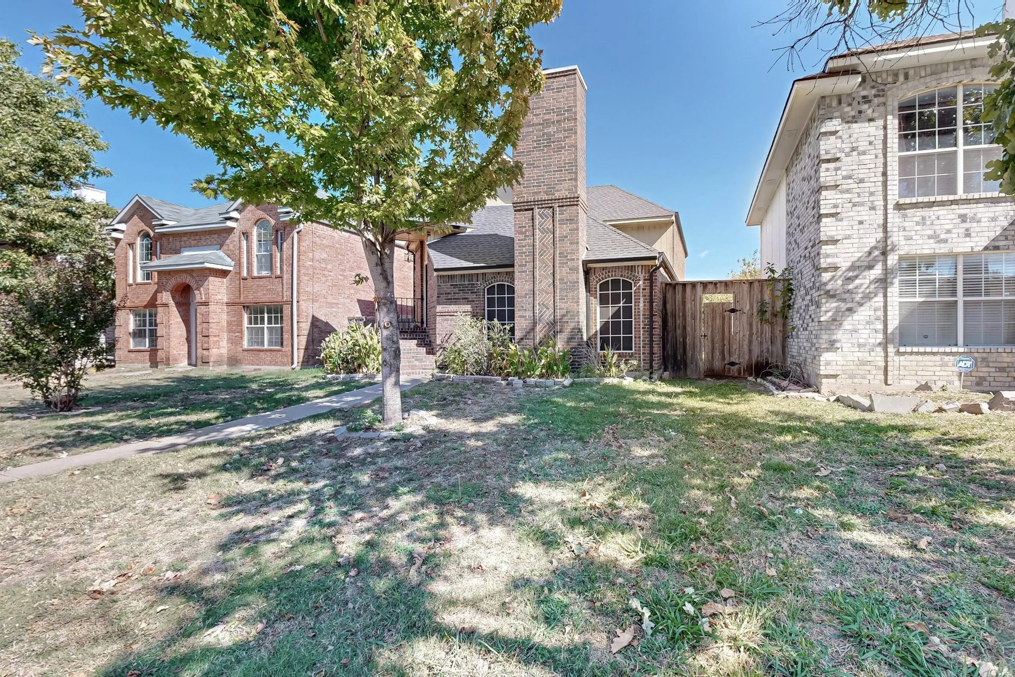 Single Family Residence For Rent in Collin County , 7936 Quest Court, Frisco, Texas 75035, 3 Bedrooms, 3 Bathrooms, 2 Garage spaces, 1,424 Sqft, built in 1992, Price $2,799, mls#21353890, Real Estate Agent in Frisco, Homes For Rent in Collin county, Homes For Rent in Frisco, Realtor in Frisco Texas, Real Estate Brokerage Independent Realty Texas, Luminita Cordes Realtor