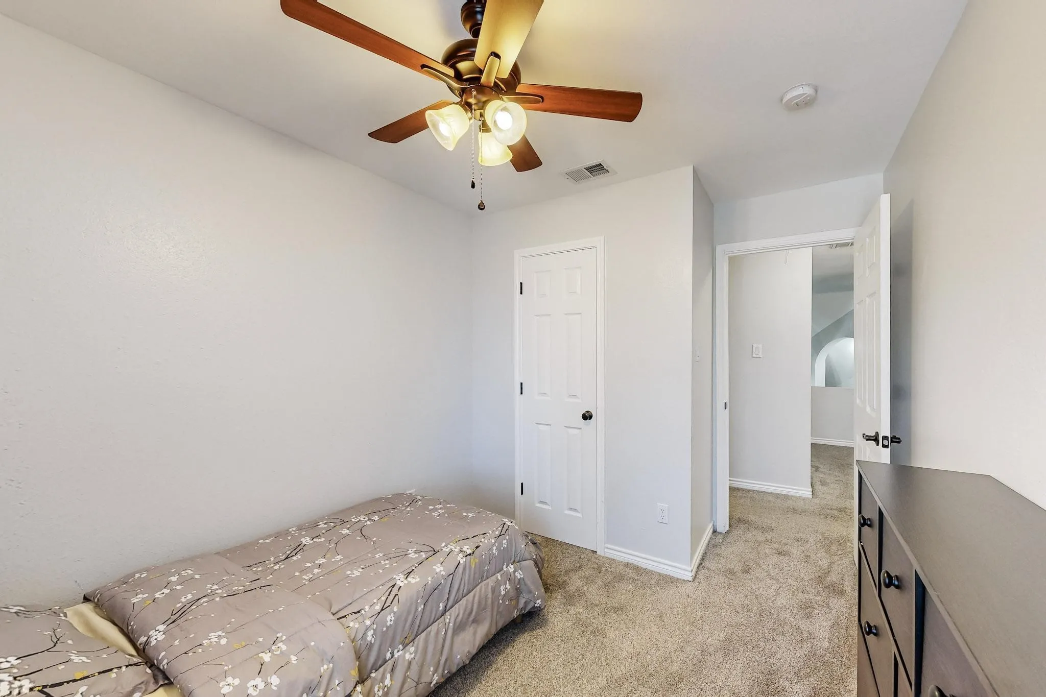 Single Family Residence For Rent in Collin County , 7936 Quest Court, Frisco, Texas 75035, 3 Bedrooms, 3 Bathrooms, 2 Garage spaces, 1,424 Sqft, built in 1992, Price $2,799, mls#21353890, Real Estate Agent in Frisco, Homes For Rent in Collin county, Homes For Rent in Frisco, Realtor in Frisco Texas, Real Estate Brokerage Independent Realty Texas, Luminita Cordes Realtor
