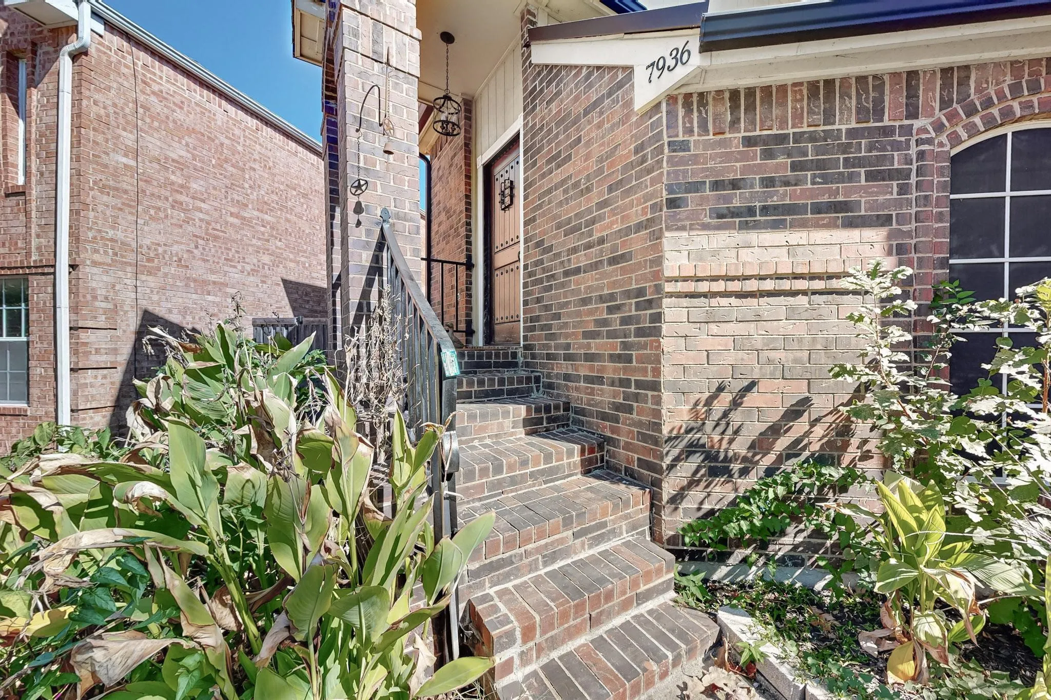 Single Family Residence For Rent in Collin County , 7936 Quest Court, Frisco, Texas 75035, 3 Bedrooms, 3 Bathrooms, 2 Garage spaces, 1,424 Sqft, built in 1992, Price $2,799, mls#21353890, Real Estate Agent in Frisco, Homes For Rent in Collin county, Homes For Rent in Frisco, Realtor in Frisco Texas, Real Estate Brokerage Independent Realty Texas, Luminita Cordes Realtor