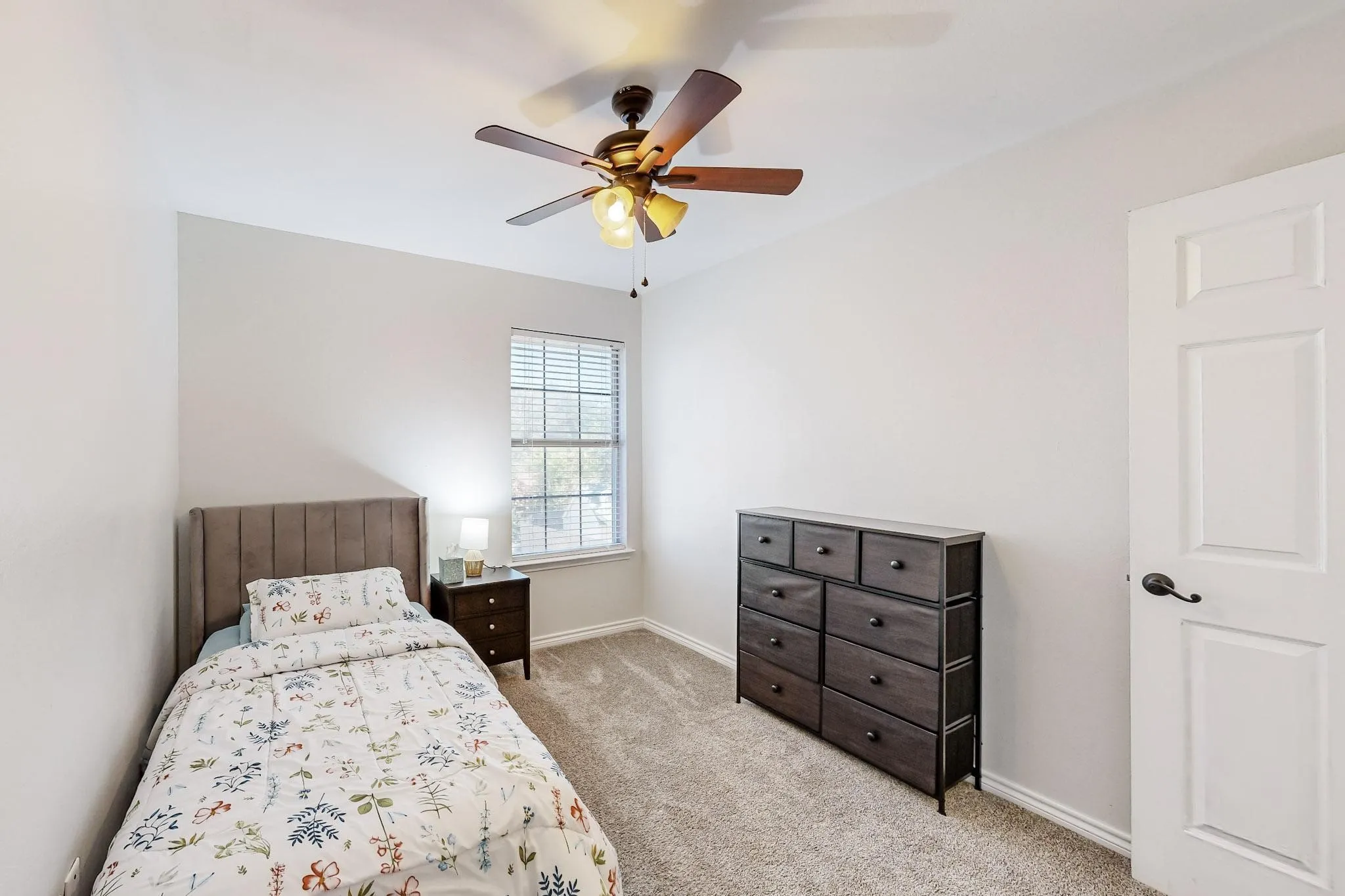 Single Family Residence For Rent in Collin County , 7936 Quest Court, Frisco, Texas 75035, 3 Bedrooms, 3 Bathrooms, 2 Garage spaces, 1,424 Sqft, built in 1992, Price $2,799, mls#21353890, Real Estate Agent in Frisco, Homes For Rent in Collin county, Homes For Rent in Frisco, Realtor in Frisco Texas, Real Estate Brokerage Independent Realty Texas, Luminita Cordes Realtor