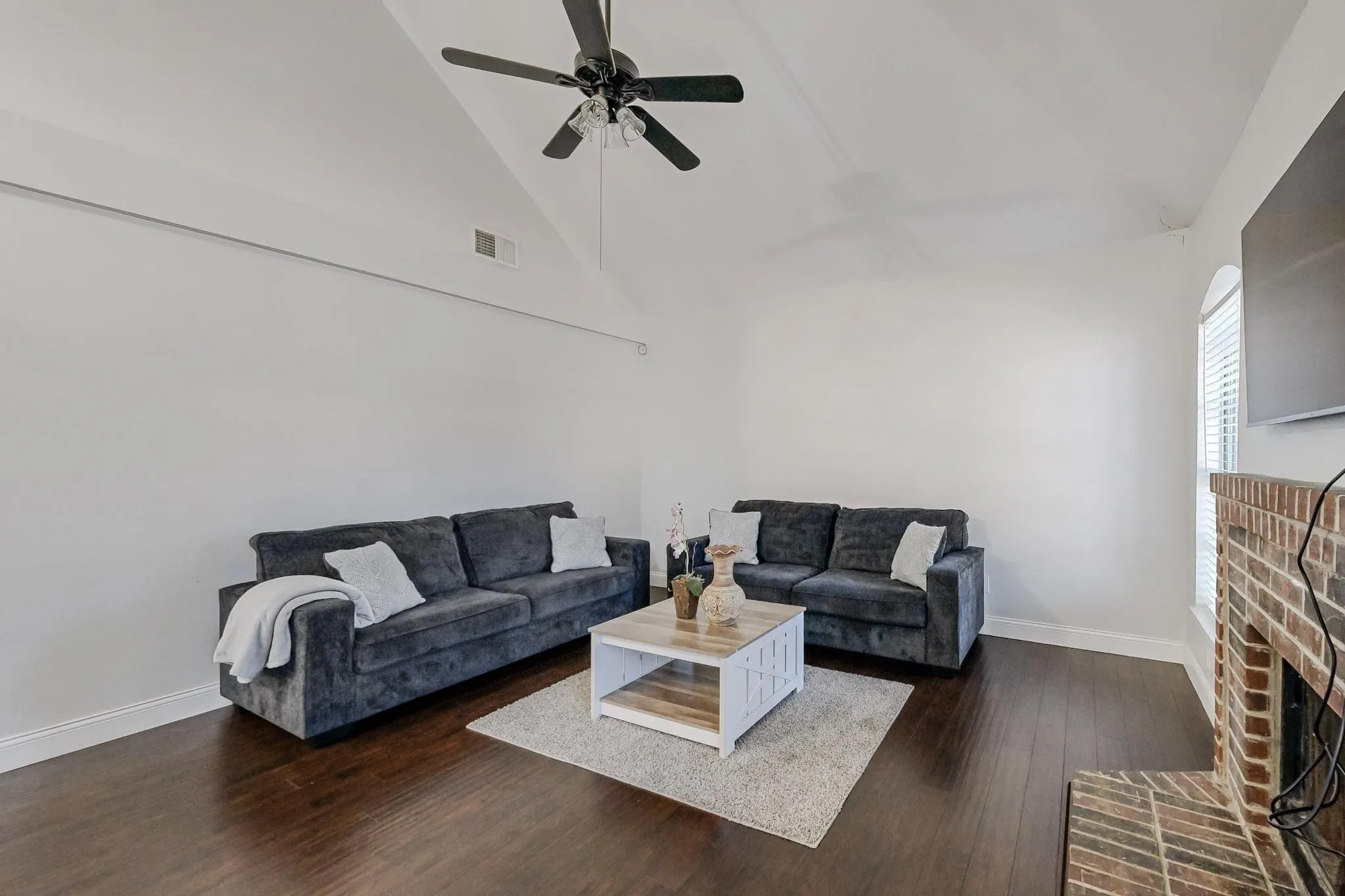 Single Family Residence For Rent in Collin County , 7936 Quest Court, Frisco, Texas 75035, 3 Bedrooms, 3 Bathrooms, 2 Garage spaces, 1,424 Sqft, built in 1992, Price $2,799, mls#21353890, Real Estate Agent in Frisco, Homes For Rent in Collin county, Homes For Rent in Frisco, Realtor in Frisco Texas, Real Estate Brokerage Independent Realty Texas, Luminita Cordes Realtor