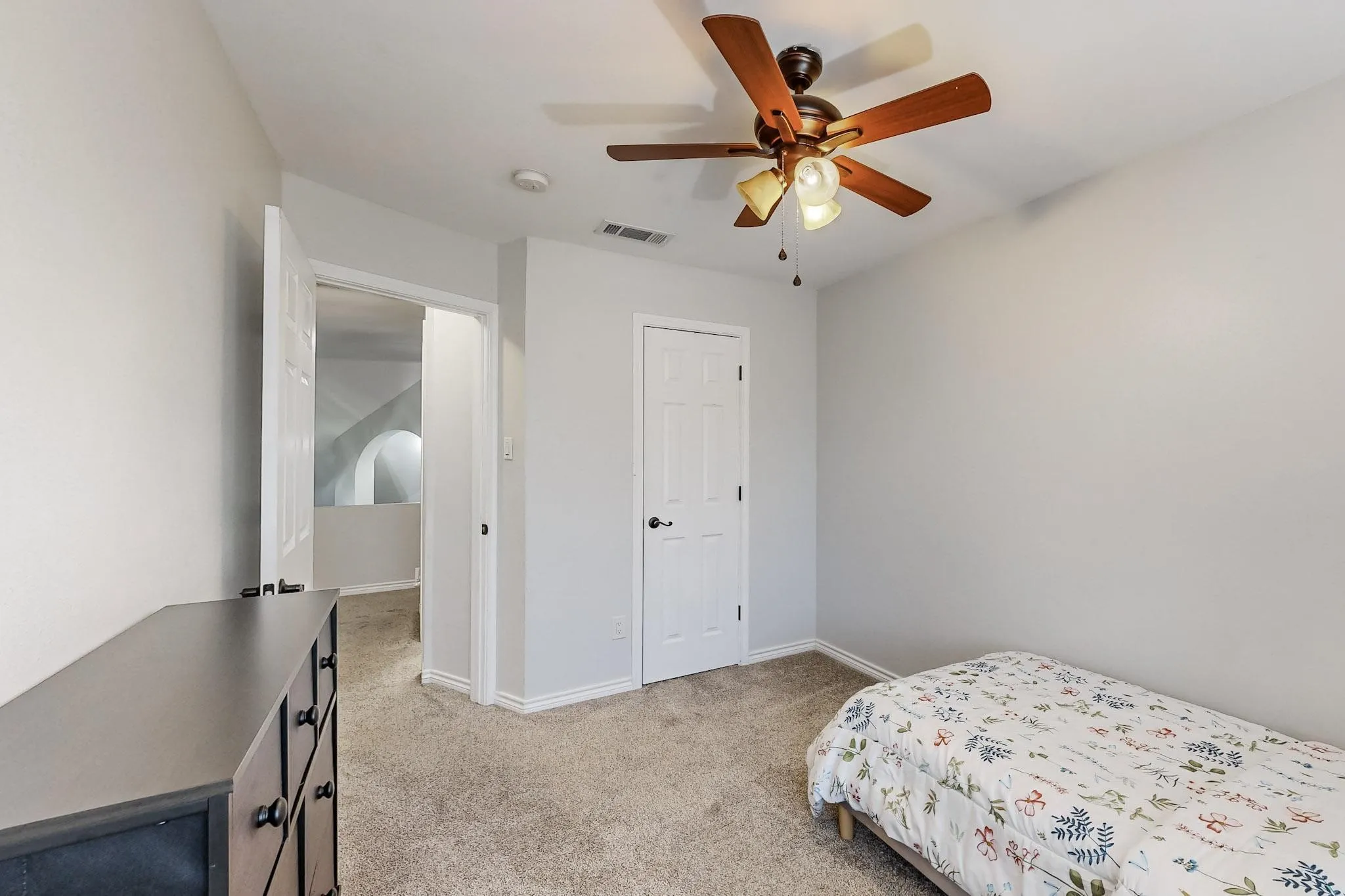Single Family Residence For Rent in Collin County , 7936 Quest Court, Frisco, Texas 75035, 3 Bedrooms, 3 Bathrooms, 2 Garage spaces, 1,424 Sqft, built in 1992, Price $2,799, mls#21353890, Real Estate Agent in Frisco, Homes For Rent in Collin county, Homes For Rent in Frisco, Realtor in Frisco Texas, Real Estate Brokerage Independent Realty Texas, Luminita Cordes Realtor