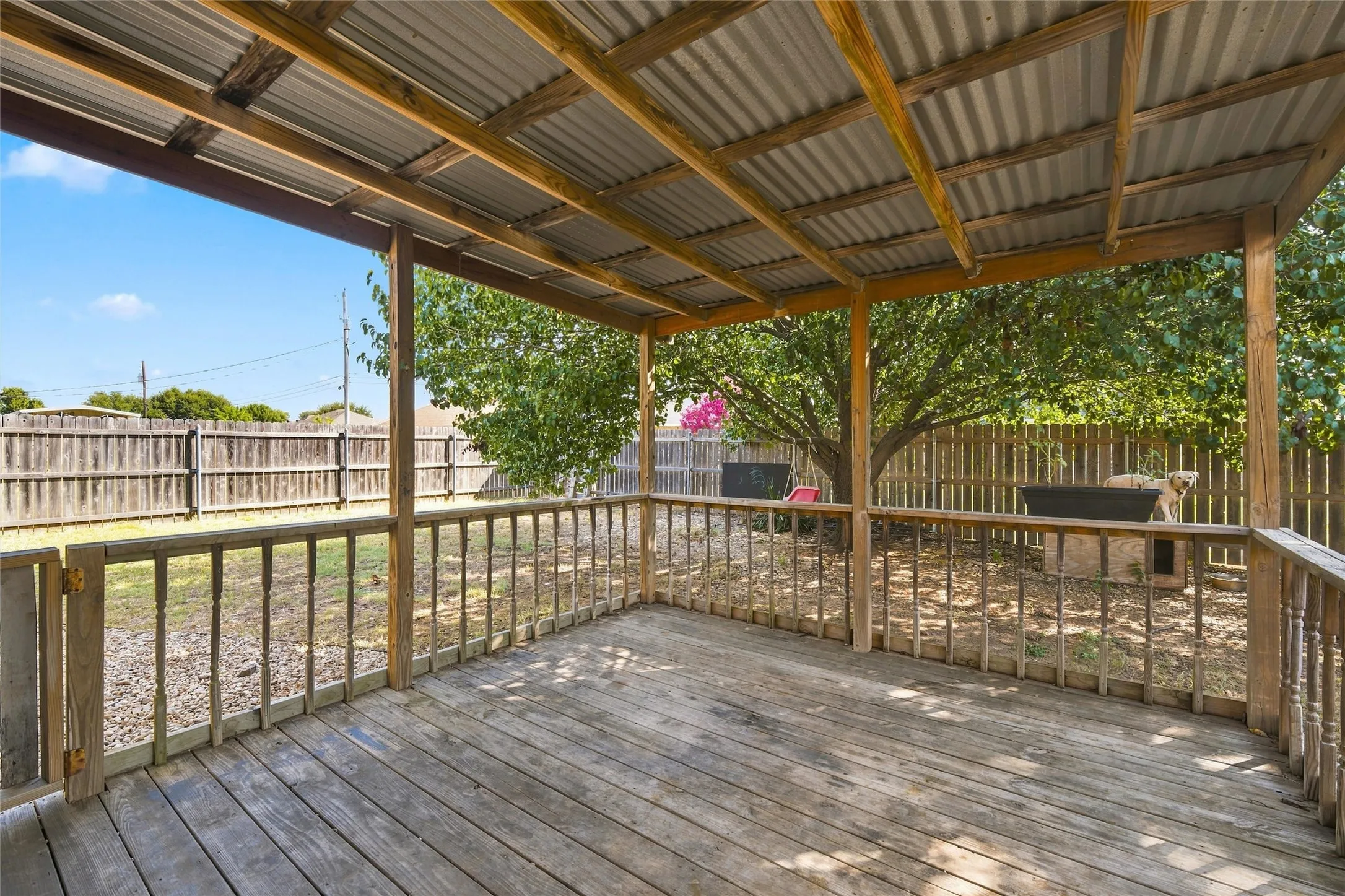 Single Family Residence For Sale in Hill County , 51 Circle Drive, Whitney, Texas 76692, 3 Bedroom, 2 Bathroom, 2 Garage spaces, 1,447 Sqft, built in 2002, mls#21350333, Real Estate Agent in Whitney, Homes For Sale in Hill county, Homes For Sale in Whitney, Realtor in Whitney Texas, Real Estate Brokerage Independent Realty Texas, Luminita Cordes Realtor