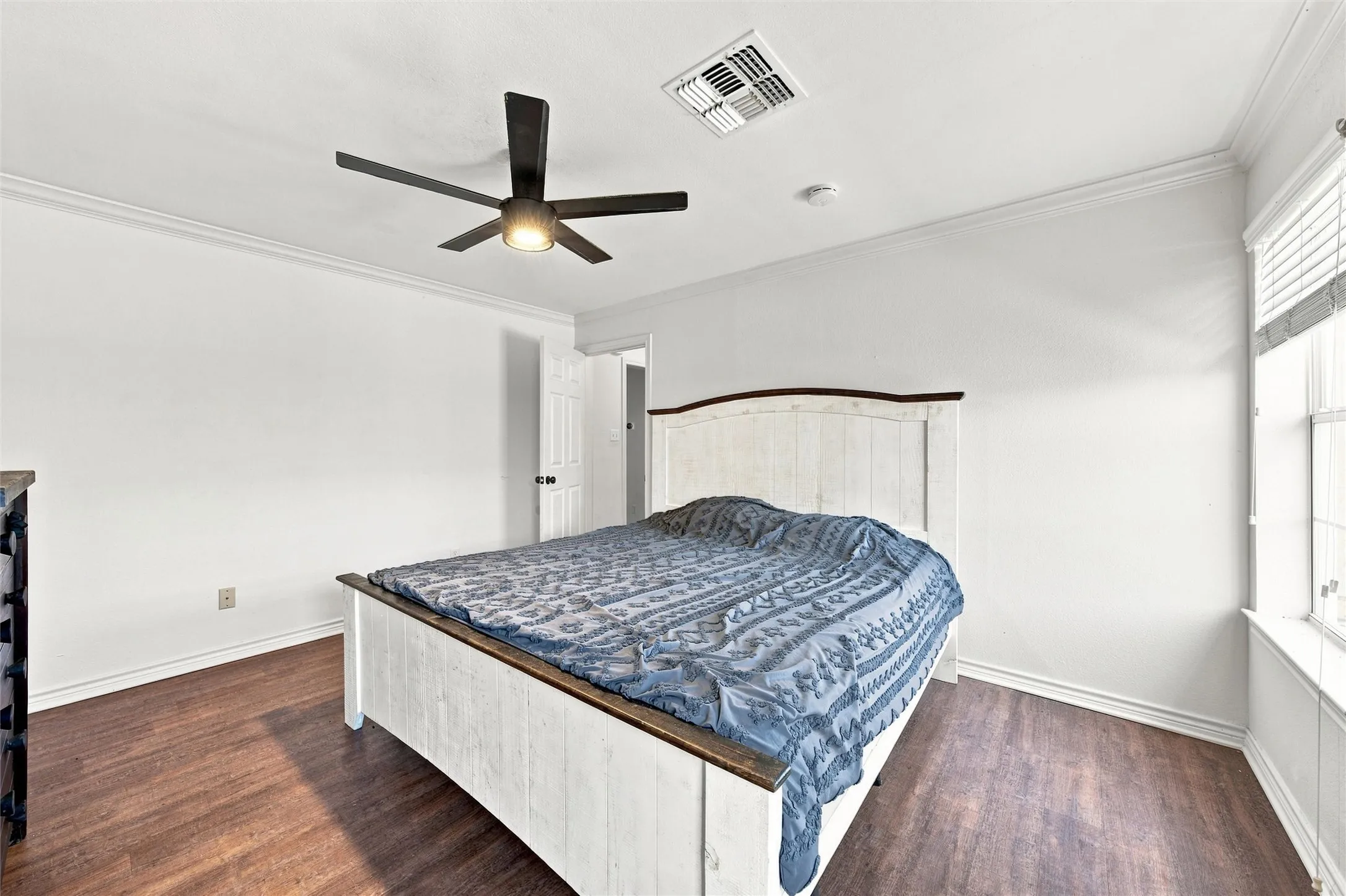 Single Family Residence For Sale in Hill County , 51 Circle Drive, Whitney, Texas 76692, 3 Bedroom, 2 Bathroom, 2 Garage spaces, 1,447 Sqft, built in 2002, mls#21350333, Real Estate Agent in Whitney, Homes For Sale in Hill county, Homes For Sale in Whitney, Realtor in Whitney Texas, Real Estate Brokerage Independent Realty Texas, Luminita Cordes Realtor