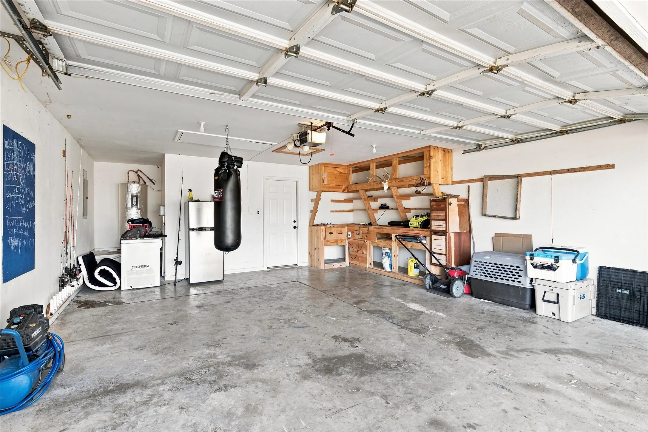 Single Family Residence For Sale in Hill County , 51 Circle Drive, Whitney, Texas 76692, 3 Bedroom, 2 Bathroom, 2 Garage spaces, 1,447 Sqft, built in 2002, mls#21350333, Real Estate Agent in Whitney, Homes For Sale in Hill county, Homes For Sale in Whitney, Realtor in Whitney Texas, Real Estate Brokerage Independent Realty Texas, Luminita Cordes Realtor