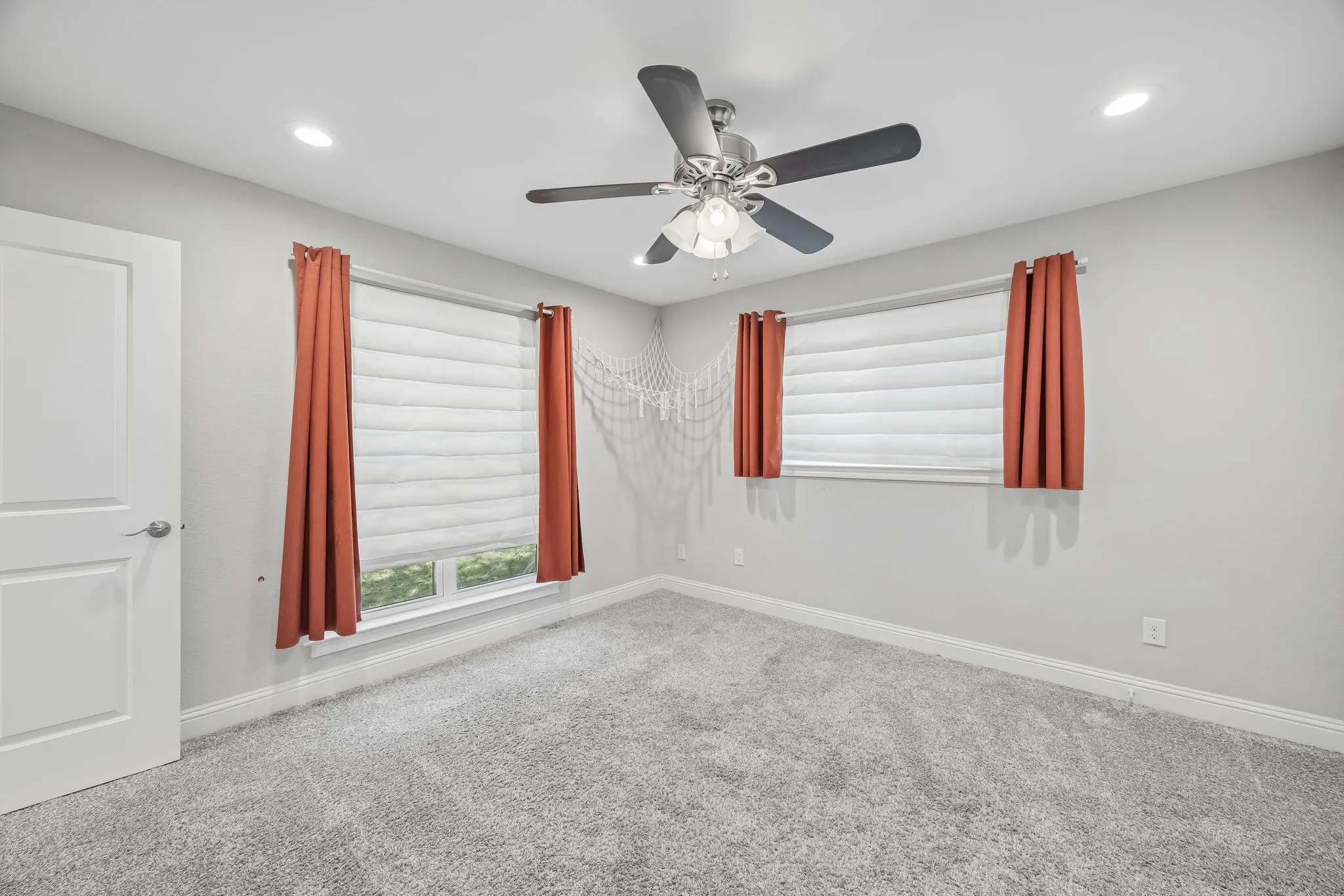 Single Family Residence For Rent in Dallas County , 10215 Dale Crest Drive, Dallas, Texas 75229, 4 Bedroom, 3 Bathroom, 2 Garage spaces, 2,641 Sqft, built in 1965, mls#21353666, Real Estate Agent in Dallas, Homes For Rent in Dallas county, Homes For Rent in Dallas, Realtor in Dallas Texas, Real Estate Brokerage Independent Realty Texas, Luminita Cordes Realtor