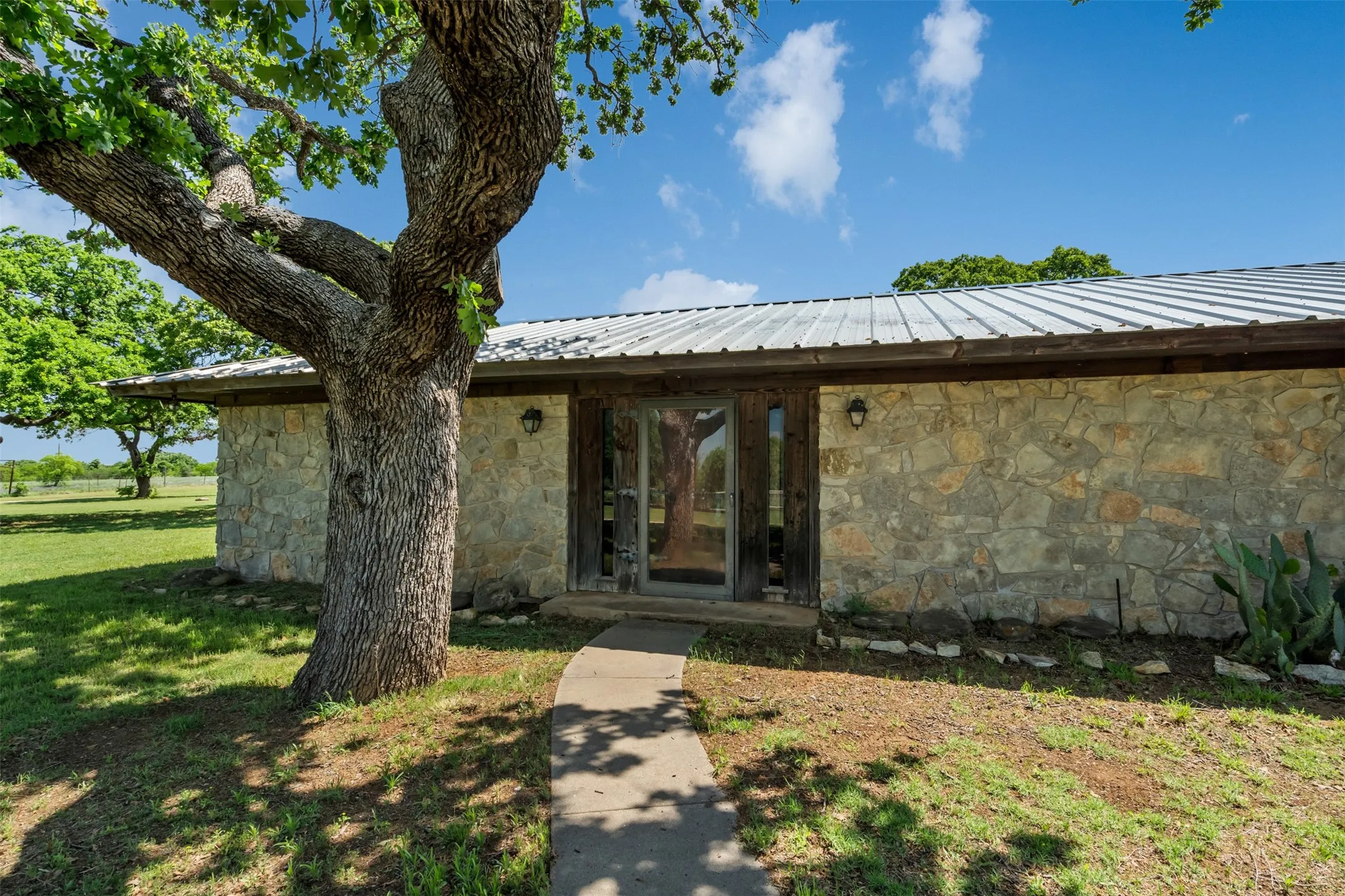 Ranch For Sale in Clay County , 3377 Lodge Creek Road, Henrietta, Texas 76365, 0, 0, Garage spaces, 0 Sqft, built in 0, mls#21353882, Real Estate Agent in Henrietta, Homes For Sale in Clay county, Homes For Sale in Henrietta, Realtor in Henrietta Texas, Real Estate Brokerage Independent Realty Texas, Luminita Cordes Realtor
