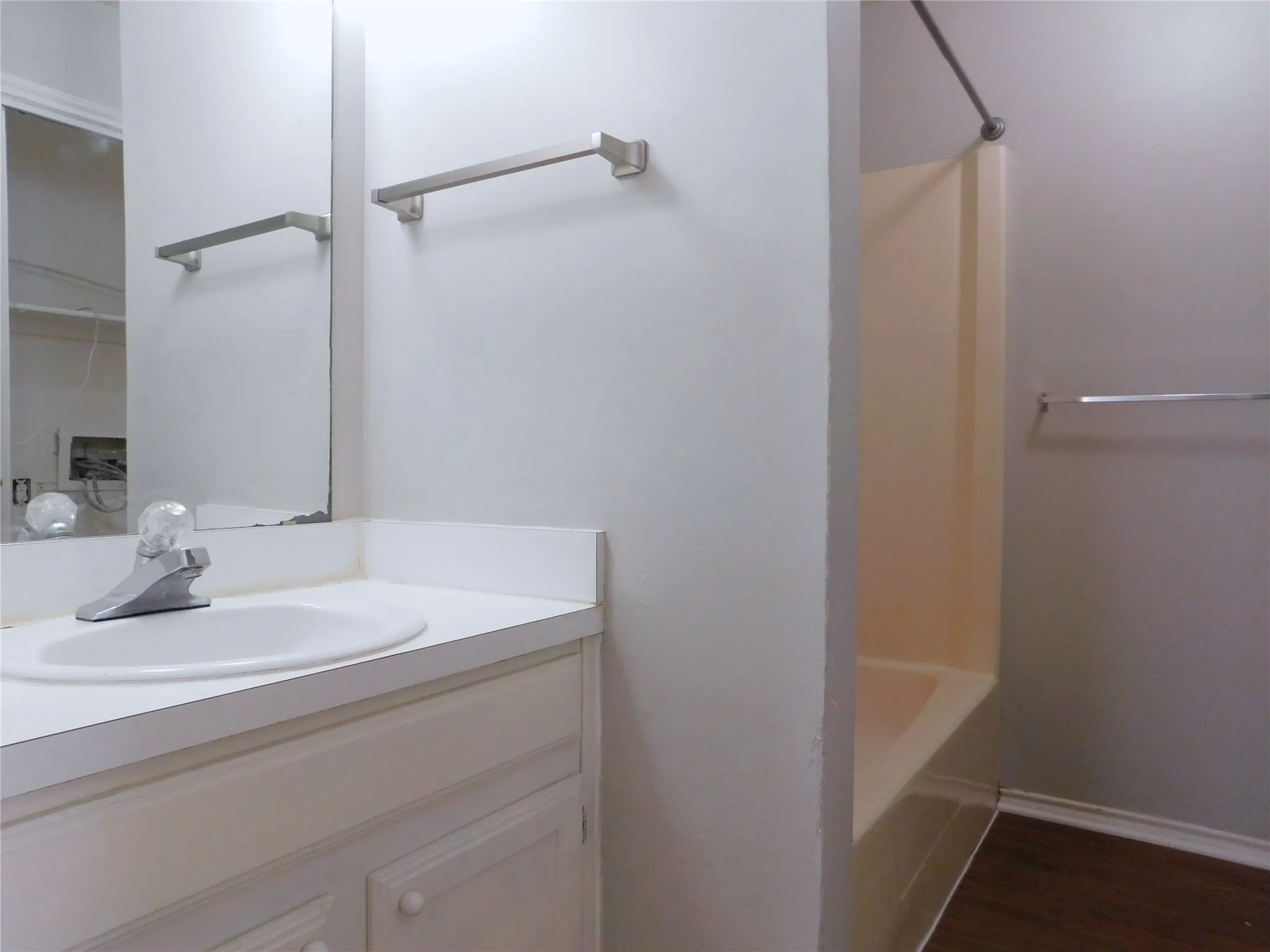 Duplex For Rent in Denton County , 3305 Gardenview Circle, Denton, Texas 76207, 2 Bedroom, 2 Bathroom, Garage spaces, 901 Sqft, built in 1983, mls#21353830, Real Estate Agent in Denton, Homes For Rent in Denton county, Homes For Rent in Denton, Realtor in Denton Texas, Real Estate Brokerage Independent Realty Texas, Luminita Cordes Realtor