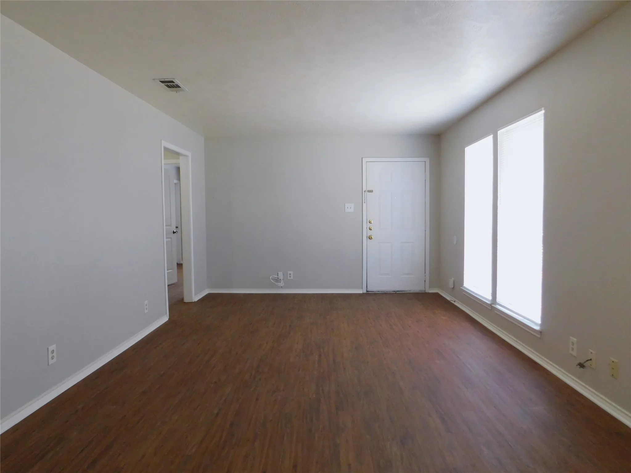 Duplex For Rent in Denton County , 3305 Gardenview Circle, Denton, Texas 76207, 2 Bedroom, 2 Bathroom, Garage spaces, 901 Sqft, built in 1983, mls#21353830, Real Estate Agent in Denton, Homes For Rent in Denton county, Homes For Rent in Denton, Realtor in Denton Texas, Real Estate Brokerage Independent Realty Texas, Luminita Cordes Realtor