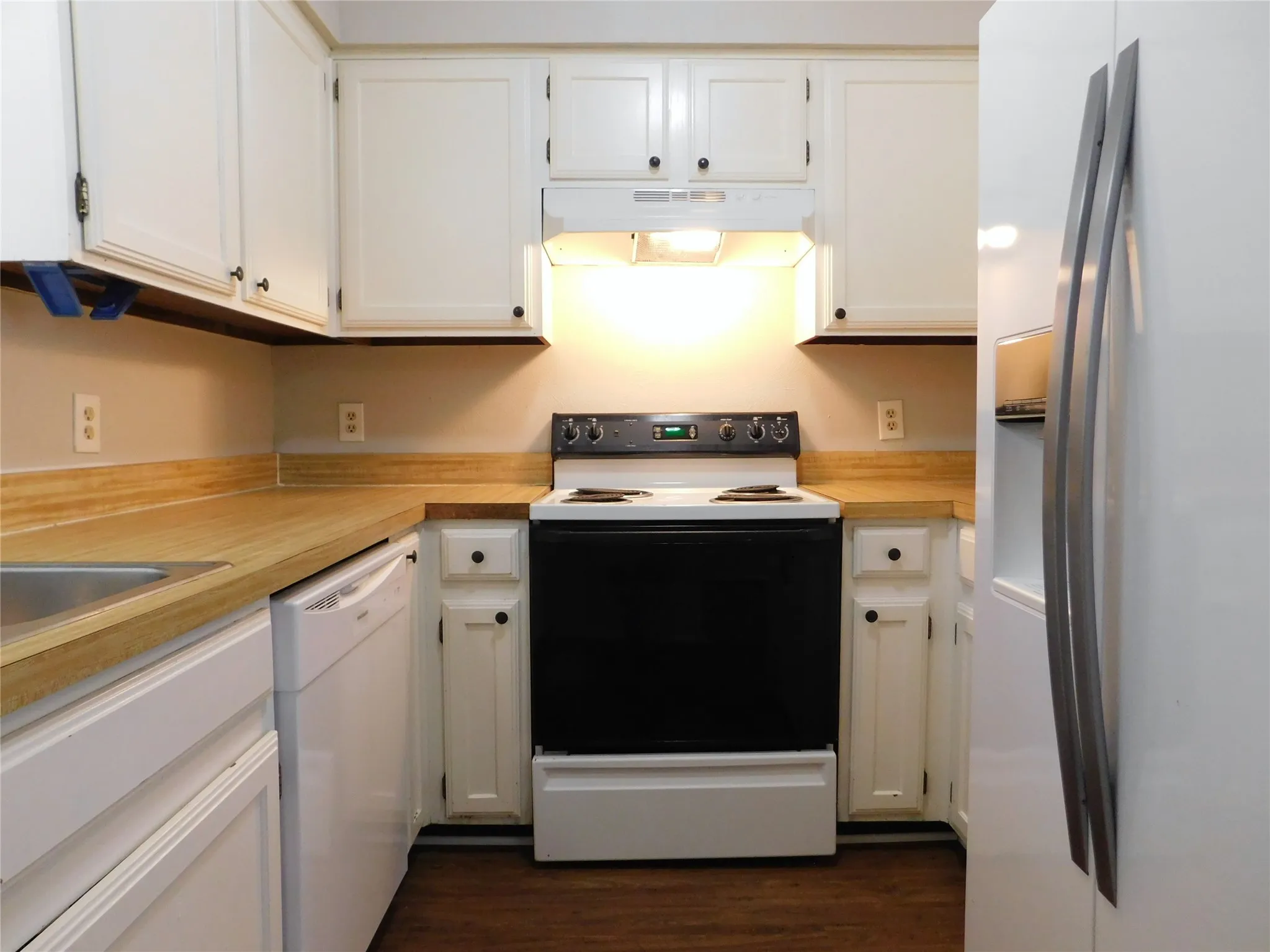 Duplex For Rent in Denton County , 3305 Gardenview Circle, Denton, Texas 76207, 2 Bedroom, 2 Bathroom, Garage spaces, 901 Sqft, built in 1983, mls#21353830, Real Estate Agent in Denton, Homes For Rent in Denton county, Homes For Rent in Denton, Realtor in Denton Texas, Real Estate Brokerage Independent Realty Texas, Luminita Cordes Realtor