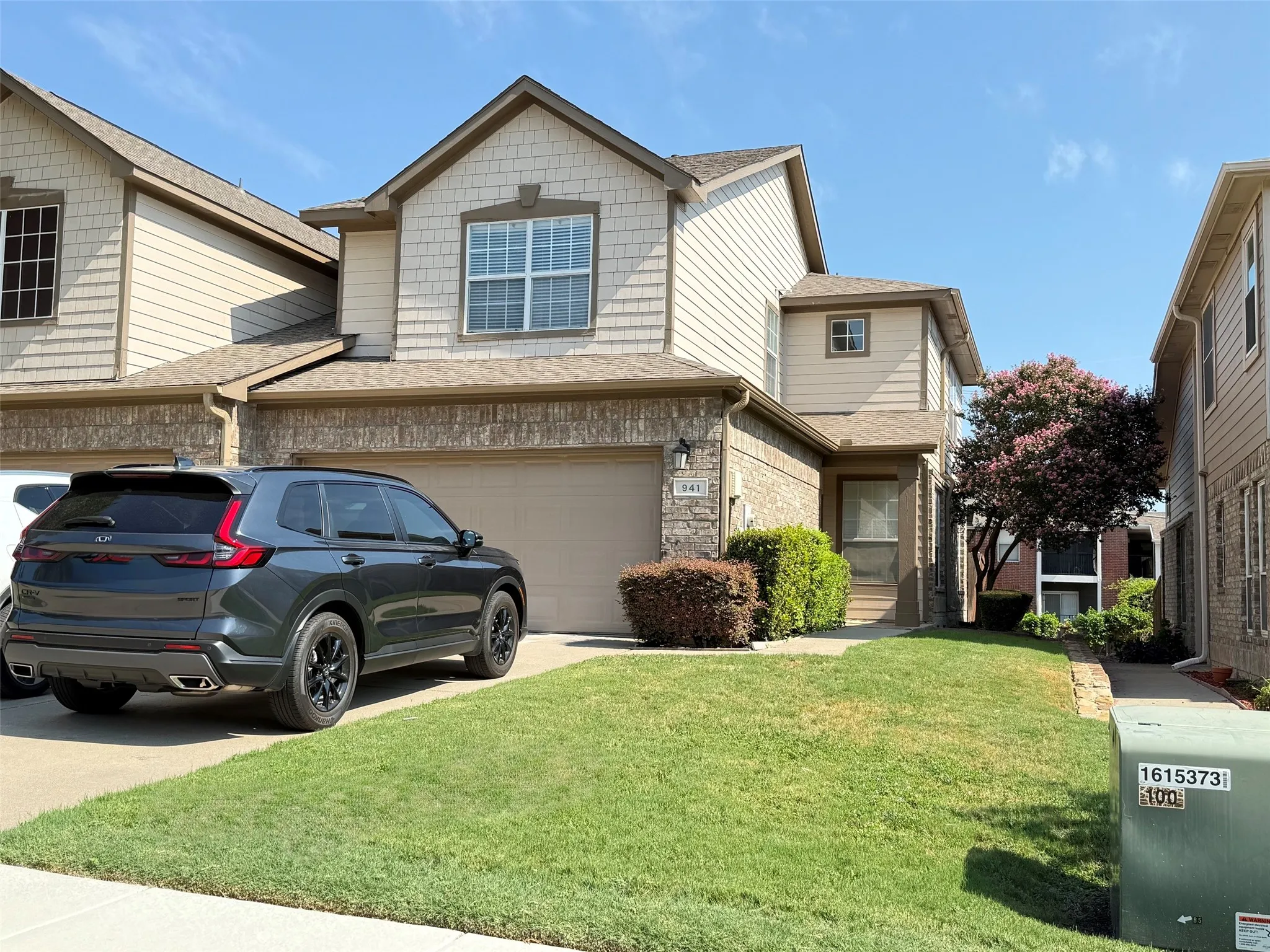 Townhouse For Sale in Collin County , 941 Englewood Lane, Plano, Texas 75025, 2 Bedroom, 3 Bathroom, 2 Garage spaces, 1,535 Sqft, built in 2000, mls#21328999, Real Estate Agent in Plano, Homes For Sale in Collin county, Homes For Sale in Plano, Realtor in Plano Texas, Real Estate Brokerage Independent Realty Texas, Luminita Cordes Realtor
