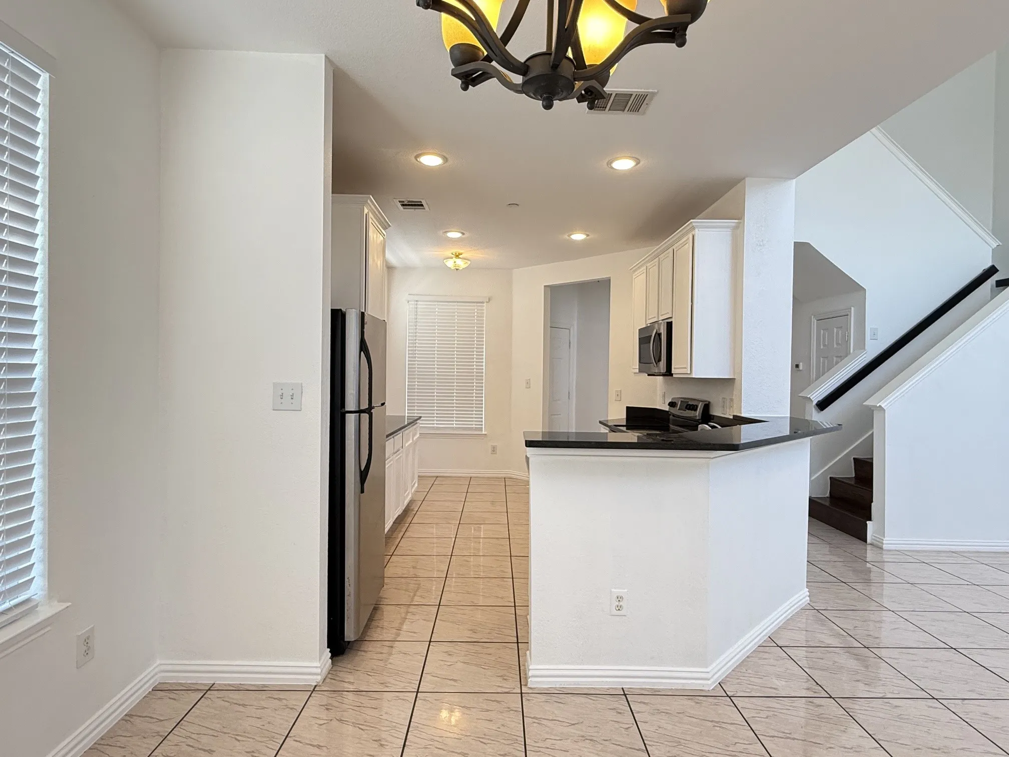 Townhouse For Sale in Collin County , 941 Englewood Lane, Plano, Texas 75025, 2 Bedroom, 3 Bathroom, 2 Garage spaces, 1,535 Sqft, built in 2000, mls#21328999, Real Estate Agent in Plano, Homes For Sale in Collin county, Homes For Sale in Plano, Realtor in Plano Texas, Real Estate Brokerage Independent Realty Texas, Luminita Cordes Realtor