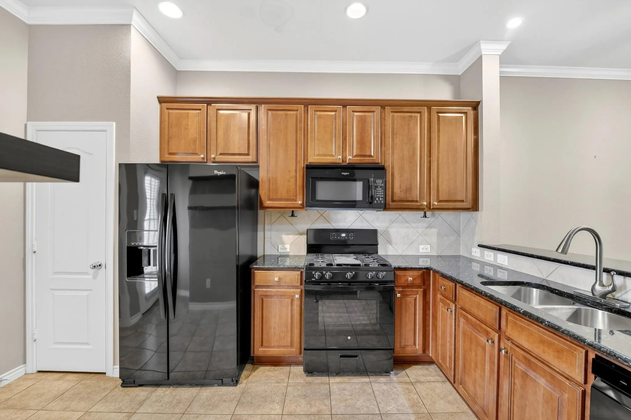 Condominium For Sale in Dallas County , 5026 Calloway Drive 163, Addison, Texas 75001, 2 Bedrooms, 3 Bathrooms, 2 Garage spaces, 1,693 Sqft, built in 2005, Price $399,900, mls#21353715, Real Estate Agent in Addison, Homes For Sale in Dallas county, Homes For Sale in Addison, Realtor in Addison Texas, Real Estate Brokerage Independent Realty Texas, Luminita Cordes Realtor