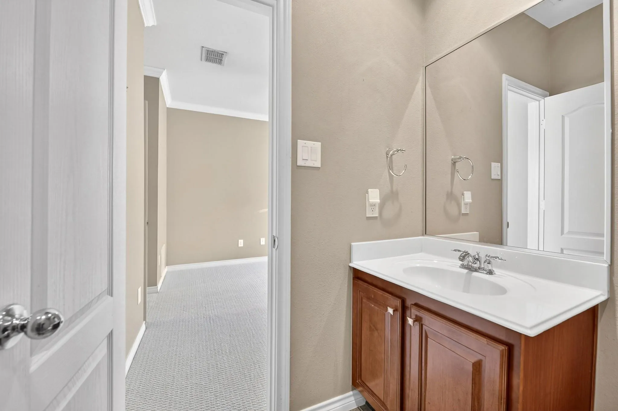 Condominium For Sale in Dallas County , 5026 Calloway Drive 163, Addison, Texas 75001, 2 Bedrooms, 3 Bathrooms, 2 Garage spaces, 1,693 Sqft, built in 2005, Price $399,900, mls#21353715, Real Estate Agent in Addison, Homes For Sale in Dallas county, Homes For Sale in Addison, Realtor in Addison Texas, Real Estate Brokerage Independent Realty Texas, Luminita Cordes Realtor