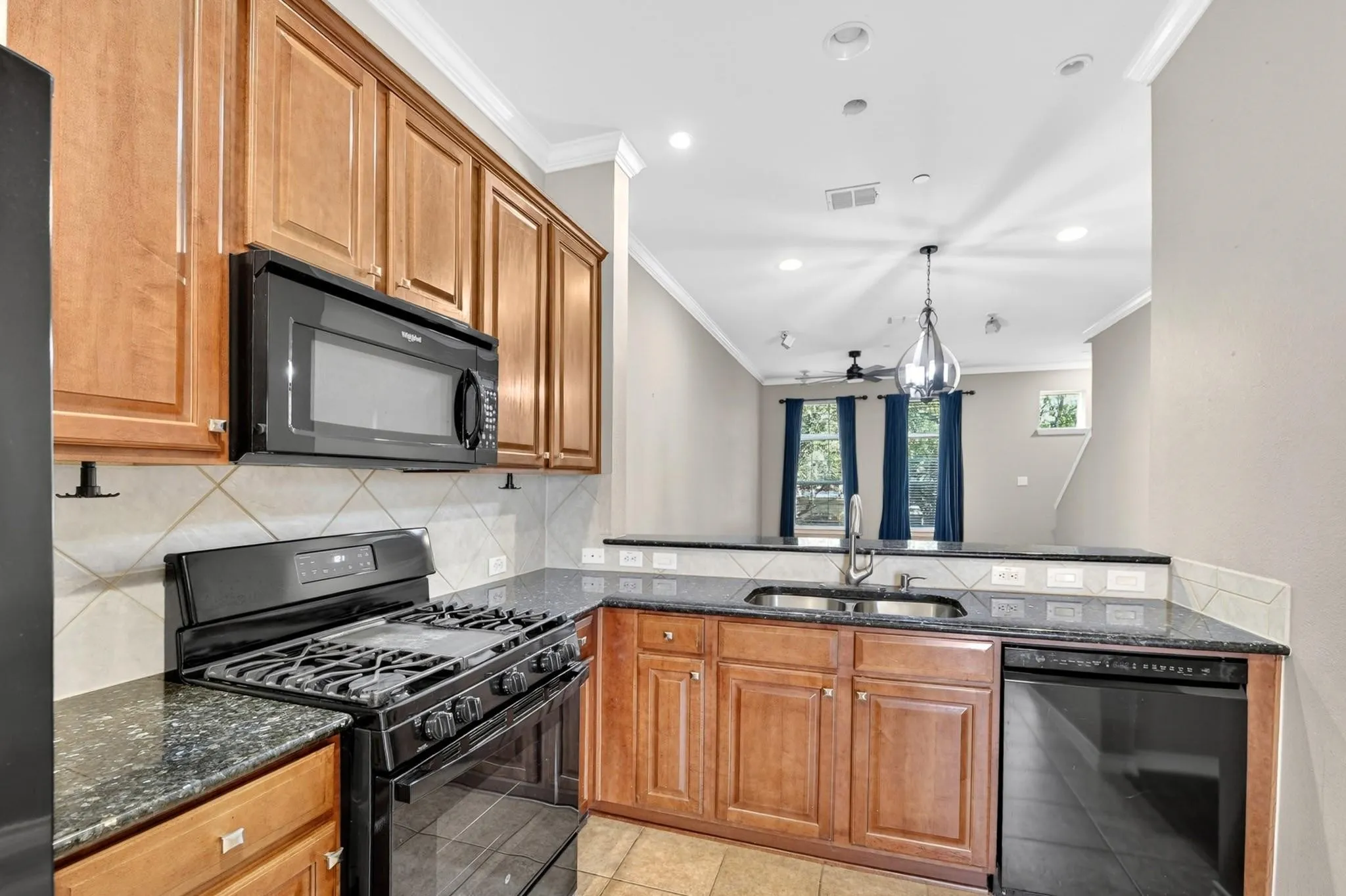 Condominium For Sale in Dallas County , 5026 Calloway Drive 163, Addison, Texas 75001, 2 Bedrooms, 3 Bathrooms, 2 Garage spaces, 1,693 Sqft, built in 2005, Price $399,900, mls#21353715, Real Estate Agent in Addison, Homes For Sale in Dallas county, Homes For Sale in Addison, Realtor in Addison Texas, Real Estate Brokerage Independent Realty Texas, Luminita Cordes Realtor