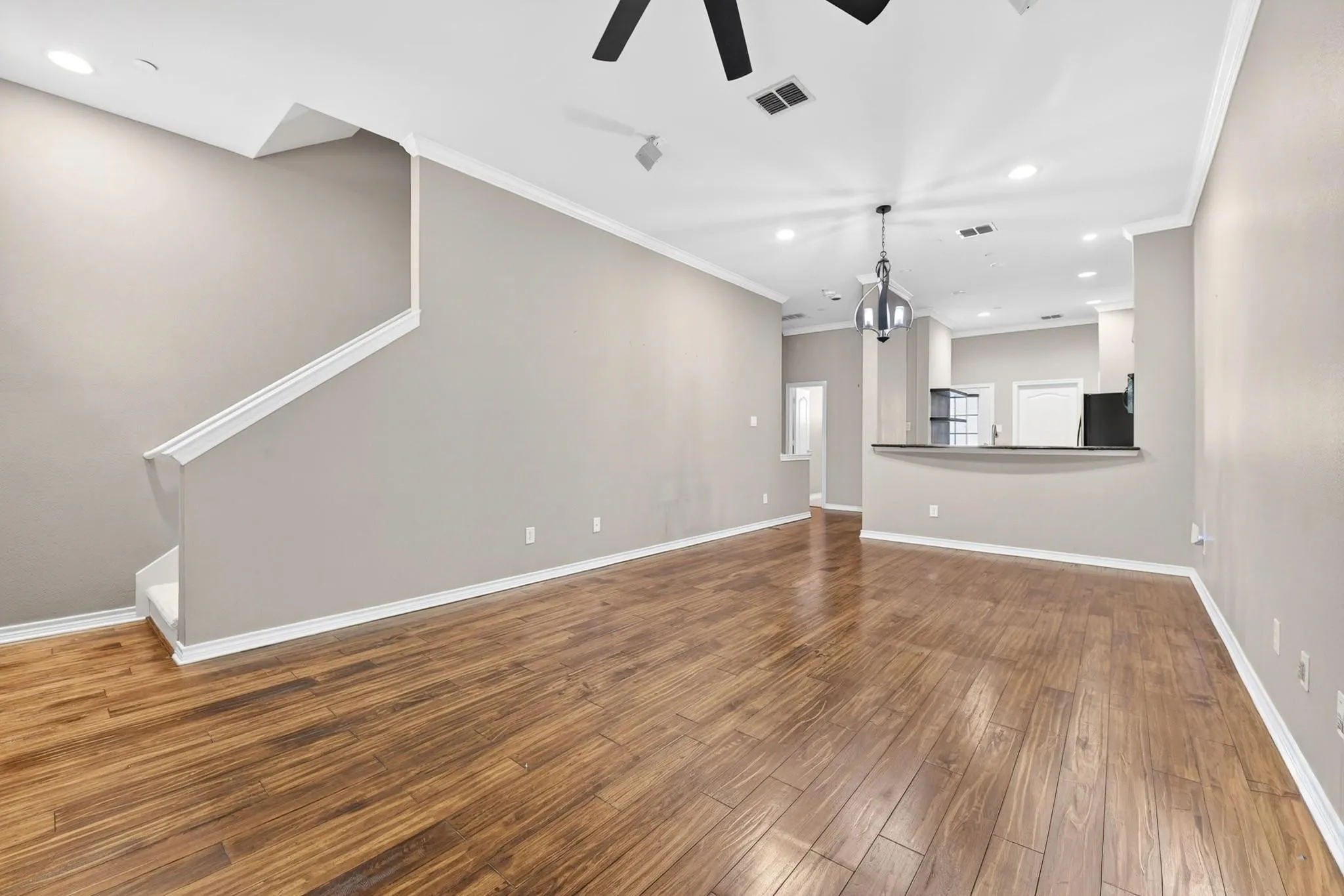 Condominium For Sale in Dallas County , 5026 Calloway Drive 163, Addison, Texas 75001, 2 Bedrooms, 3 Bathrooms, 2 Garage spaces, 1,693 Sqft, built in 2005, Price $399,900, mls#21353715, Real Estate Agent in Addison, Homes For Sale in Dallas county, Homes For Sale in Addison, Realtor in Addison Texas, Real Estate Brokerage Independent Realty Texas, Luminita Cordes Realtor
