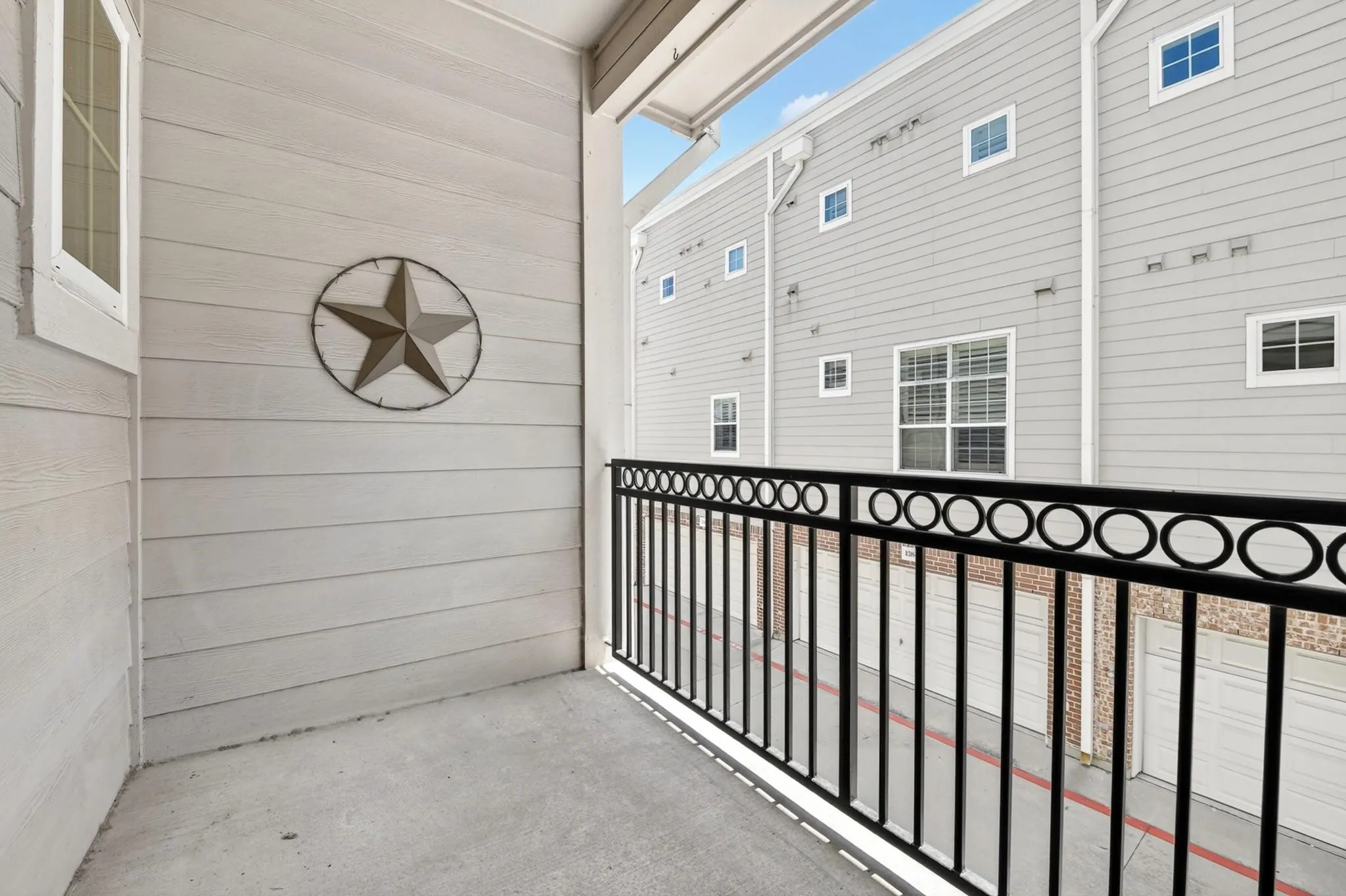 Condominium For Sale in Dallas County , 5026 Calloway Drive 163, Addison, Texas 75001, 2 Bedrooms, 3 Bathrooms, 2 Garage spaces, 1,693 Sqft, built in 2005, Price $399,900, mls#21353715, Real Estate Agent in Addison, Homes For Sale in Dallas county, Homes For Sale in Addison, Realtor in Addison Texas, Real Estate Brokerage Independent Realty Texas, Luminita Cordes Realtor