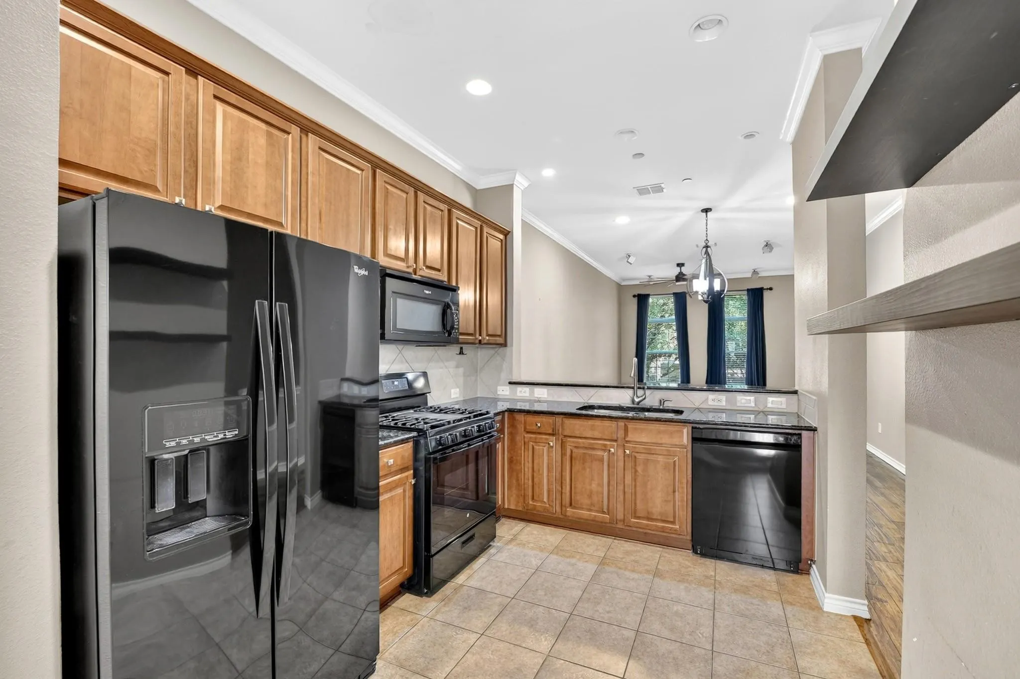 Condominium For Sale in Dallas County , 5026 Calloway Drive 163, Addison, Texas 75001, 2 Bedrooms, 3 Bathrooms, 2 Garage spaces, 1,693 Sqft, built in 2005, Price $399,900, mls#21353715, Real Estate Agent in Addison, Homes For Sale in Dallas county, Homes For Sale in Addison, Realtor in Addison Texas, Real Estate Brokerage Independent Realty Texas, Luminita Cordes Realtor