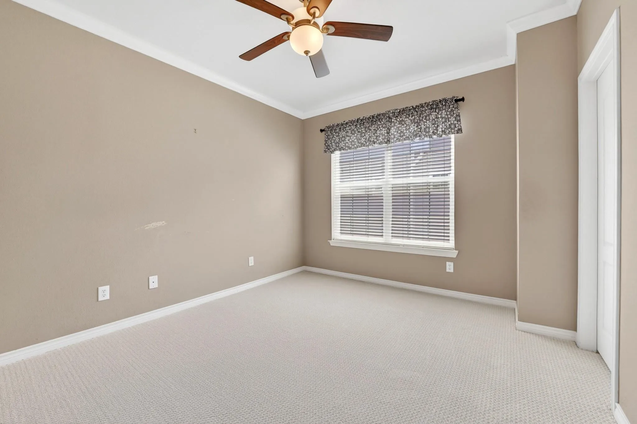 Condominium For Sale in Dallas County , 5026 Calloway Drive 163, Addison, Texas 75001, 2 Bedrooms, 3 Bathrooms, 2 Garage spaces, 1,693 Sqft, built in 2005, Price $399,900, mls#21353715, Real Estate Agent in Addison, Homes For Sale in Dallas county, Homes For Sale in Addison, Realtor in Addison Texas, Real Estate Brokerage Independent Realty Texas, Luminita Cordes Realtor
