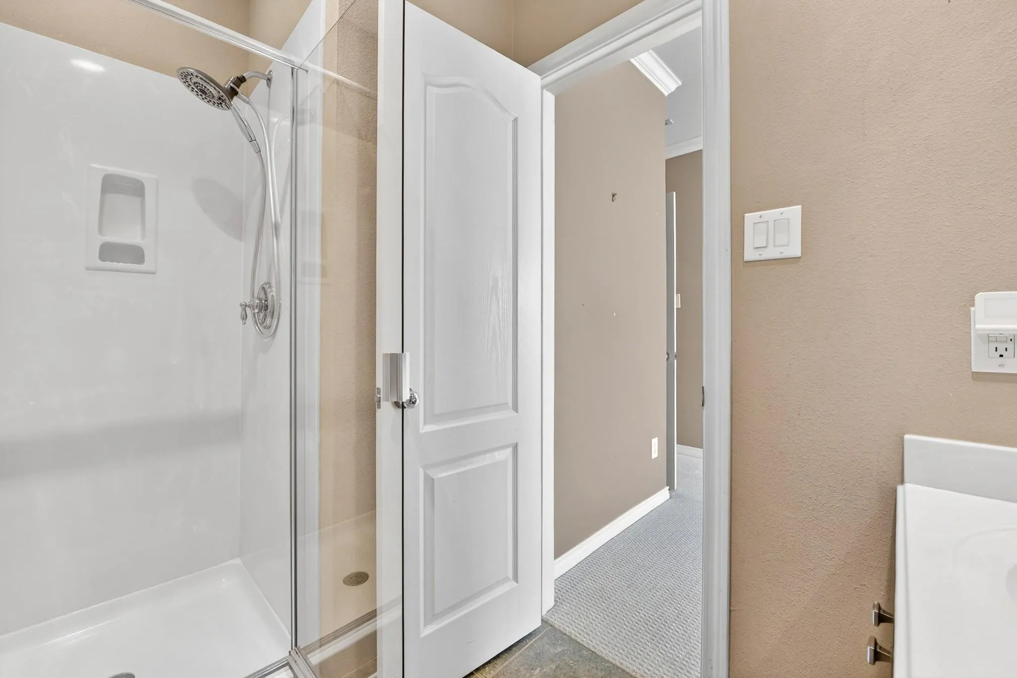 Condominium For Sale in Dallas County , 5026 Calloway Drive 163, Addison, Texas 75001, 2 Bedrooms, 3 Bathrooms, 2 Garage spaces, 1,693 Sqft, built in 2005, Price $399,900, mls#21353715, Real Estate Agent in Addison, Homes For Sale in Dallas county, Homes For Sale in Addison, Realtor in Addison Texas, Real Estate Brokerage Independent Realty Texas, Luminita Cordes Realtor
