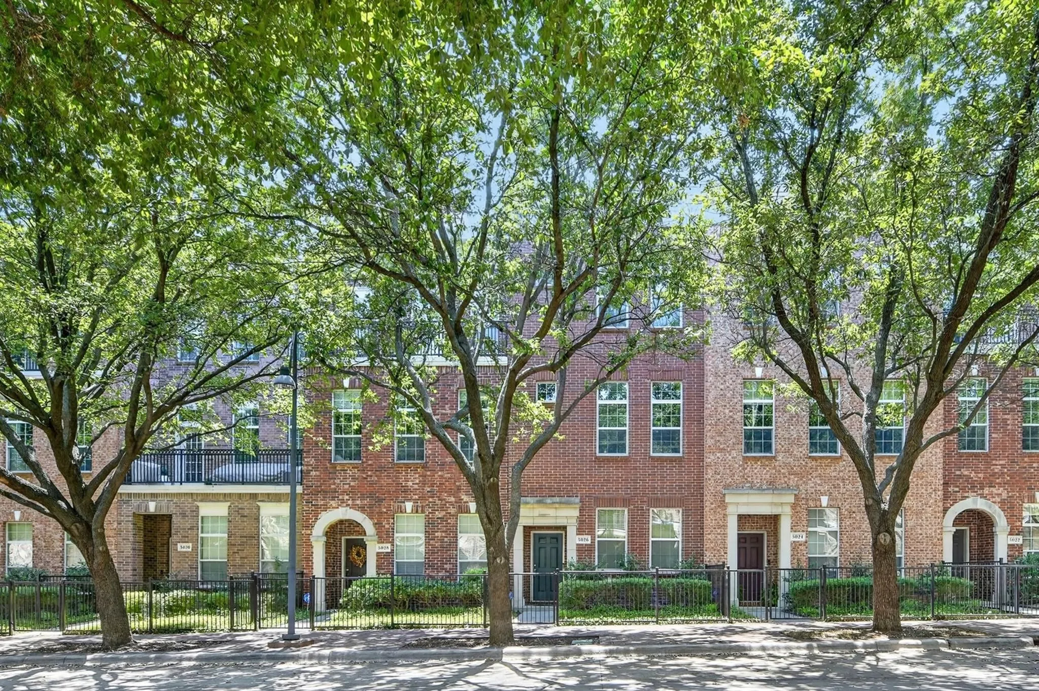 Condominium For Sale in Dallas County , 5026 Calloway Drive 163, Addison, Texas 75001, 2 Bedrooms, 3 Bathrooms, 2 Garage spaces, 1,693 Sqft, built in 2005, Price $399,900, mls#21353715, Real Estate Agent in Addison, Homes For Sale in Dallas county, Homes For Sale in Addison, Realtor in Addison Texas, Real Estate Brokerage Independent Realty Texas, Luminita Cordes Realtor