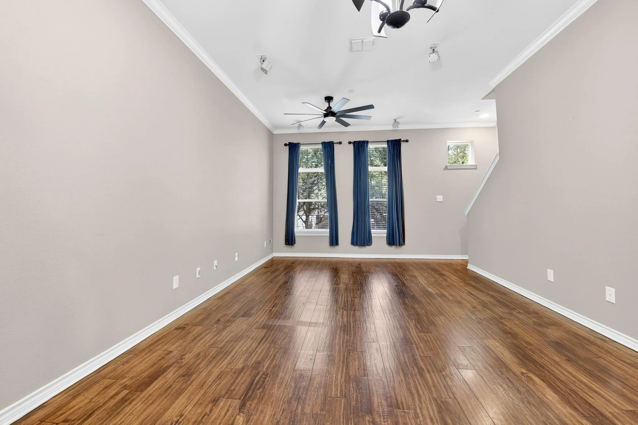 Condominium For Sale in Dallas County , 5026 Calloway Drive 163, Addison, Texas 75001, 2 Bedrooms, 3 Bathrooms, 2 Garage spaces, 1,693 Sqft, built in 2005, Price $399,900, mls#21353715, Real Estate Agent in Addison, Homes For Sale in Dallas county, Homes For Sale in Addison, Realtor in Addison Texas, Real Estate Brokerage Independent Realty Texas, Luminita Cordes Realtor