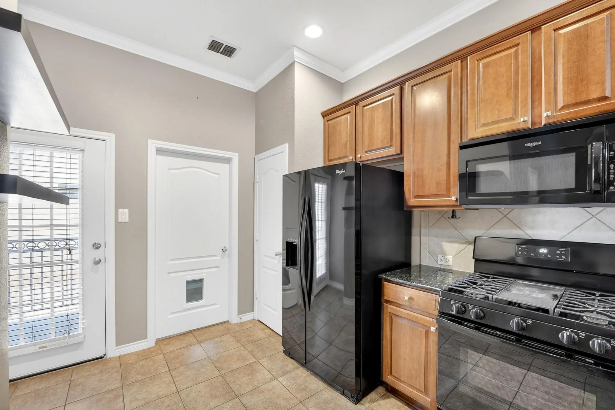 Condominium For Sale in Dallas County , 5026 Calloway Drive 163, Addison, Texas 75001, 2 Bedrooms, 3 Bathrooms, 2 Garage spaces, 1,693 Sqft, built in 2005, Price $399,900, mls#21353715, Real Estate Agent in Addison, Homes For Sale in Dallas county, Homes For Sale in Addison, Realtor in Addison Texas, Real Estate Brokerage Independent Realty Texas, Luminita Cordes Realtor