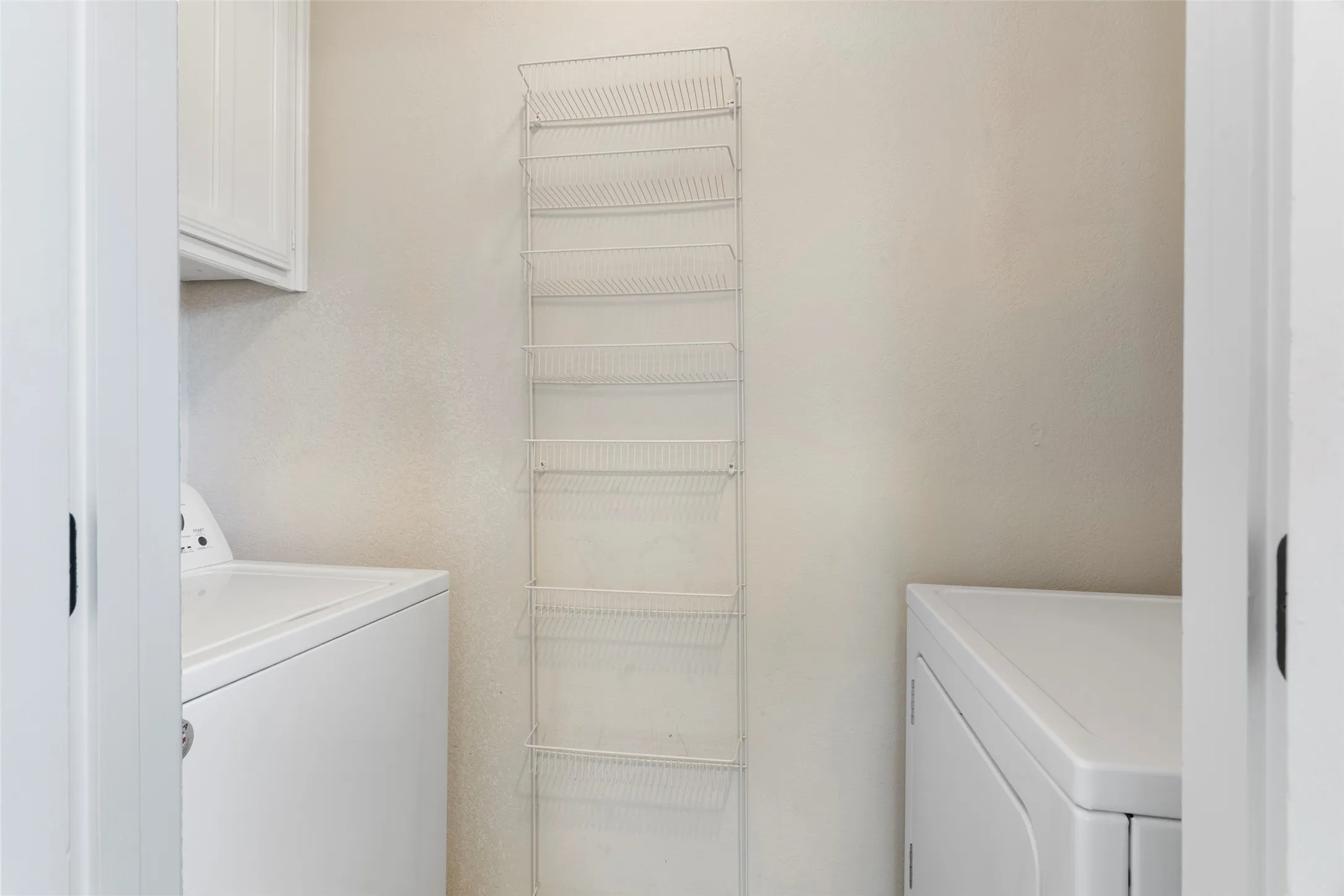 White upper cabinetry