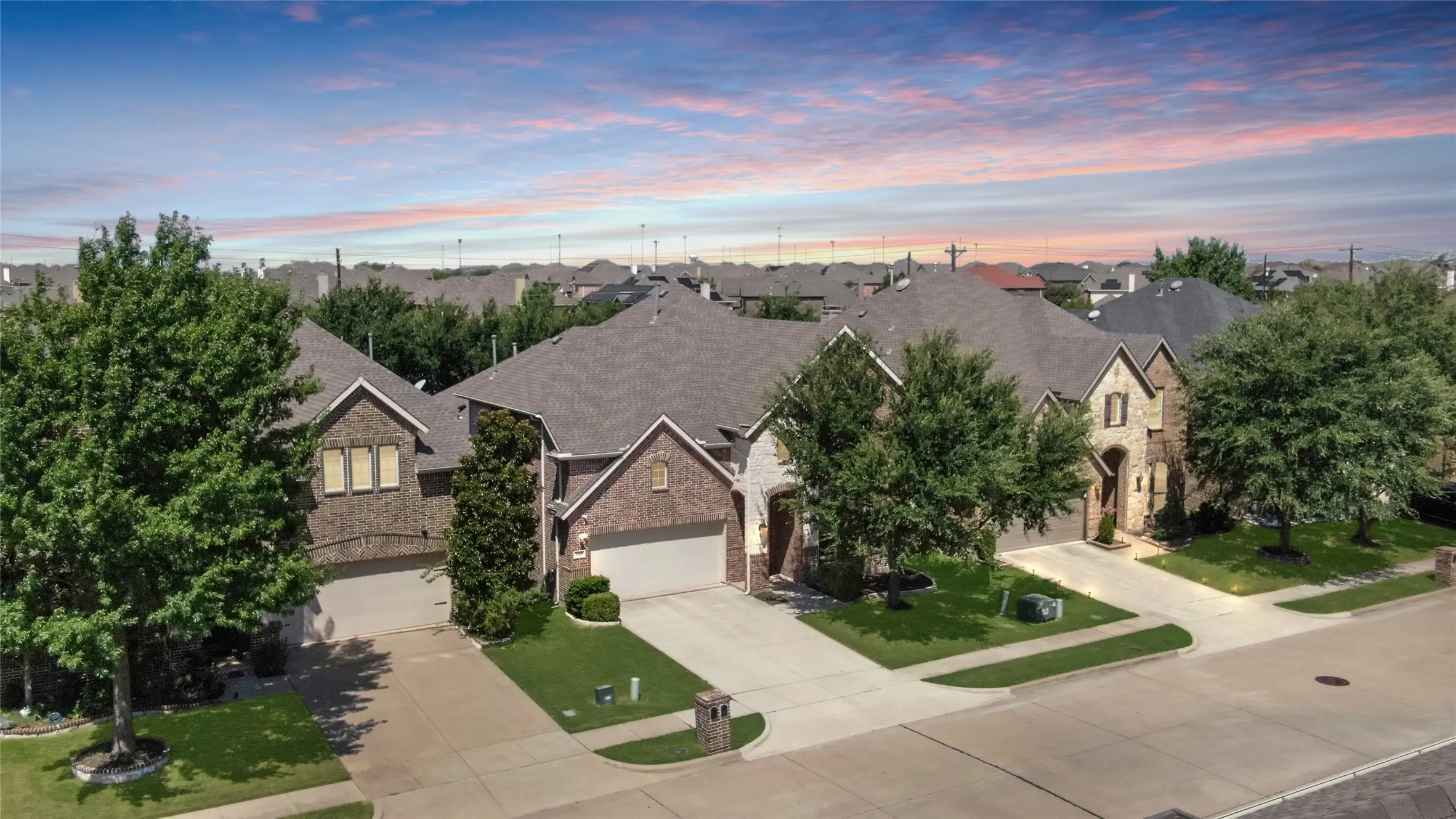 Single Family Residence For Sale in Collin County , 2600 Indigo Drive, Mc Kinney, Texas 75072, 4 Bedroom, 4 Bathroom, 2 Garage spaces, 3,356 Sqft, built in 2013, mls#21351966, Real Estate Agent in Mc Kinney, Homes For Sale in Collin county, Homes For Sale in Mc Kinney, Realtor in Mc Kinney Texas, Real Estate Brokerage Independent Realty Texas, Luminita Cordes Realtor
