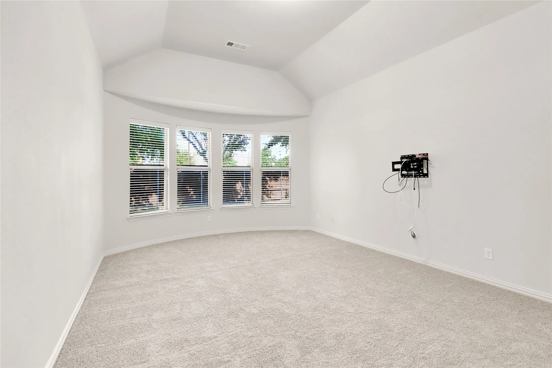 Single Family Residence For Sale in Collin County , 2600 Indigo Drive, Mc Kinney, Texas 75072, 4 Bedroom, 4 Bathroom, 2 Garage spaces, 3,356 Sqft, built in 2013, mls#21351966, Real Estate Agent in Mc Kinney, Homes For Sale in Collin county, Homes For Sale in Mc Kinney, Realtor in Mc Kinney Texas, Real Estate Brokerage Independent Realty Texas, Luminita Cordes Realtor