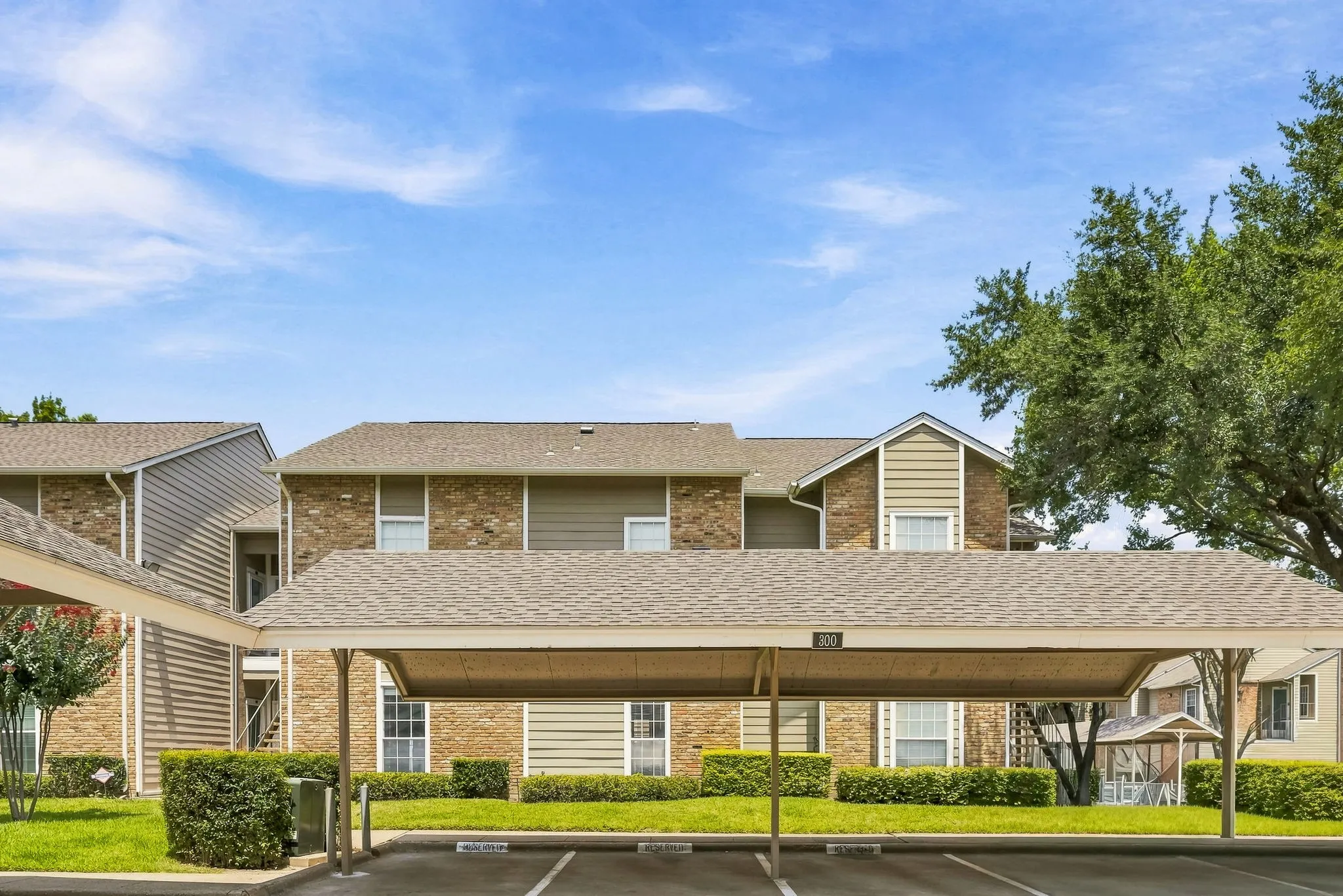 Condominium For Sale in Dallas County , 8600 Coppertowne Lane 304, Dallas, Texas 75243, 2 Bedroom, 2 Bathroom, Garage spaces, 1,090 Sqft, built in 1982, mls#21343415, Real Estate Agent in Dallas, Homes For Sale in Dallas county, Homes For Sale in Dallas, Realtor in Dallas Texas, Real Estate Brokerage Independent Realty Texas, Luminita Cordes Realtor
