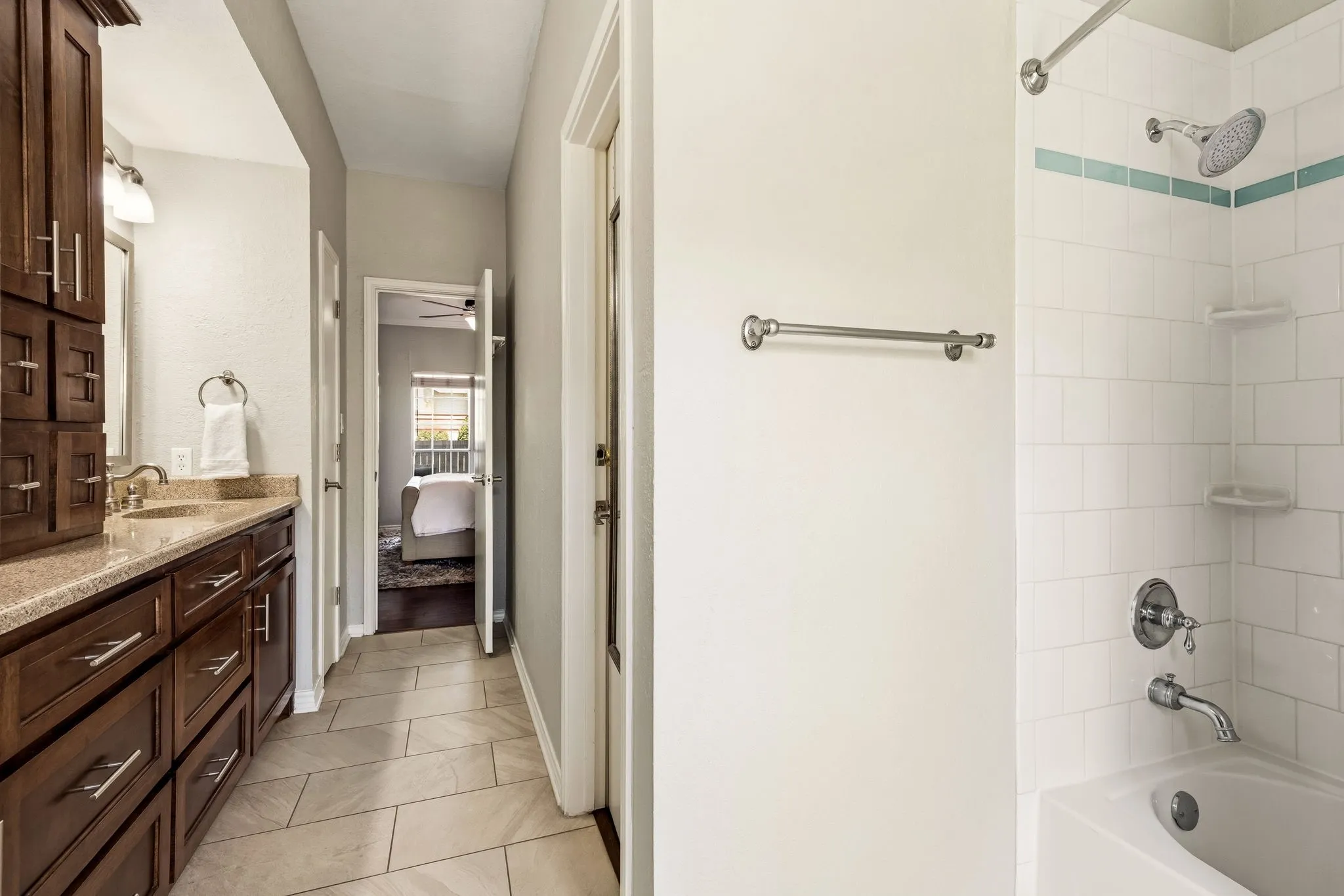 Condominium For Sale in Dallas County , 8600 Coppertowne Lane 304, Dallas, Texas 75243, 2 Bedroom, 2 Bathroom, Garage spaces, 1,090 Sqft, built in 1982, mls#21343415, Real Estate Agent in Dallas, Homes For Sale in Dallas county, Homes For Sale in Dallas, Realtor in Dallas Texas, Real Estate Brokerage Independent Realty Texas, Luminita Cordes Realtor