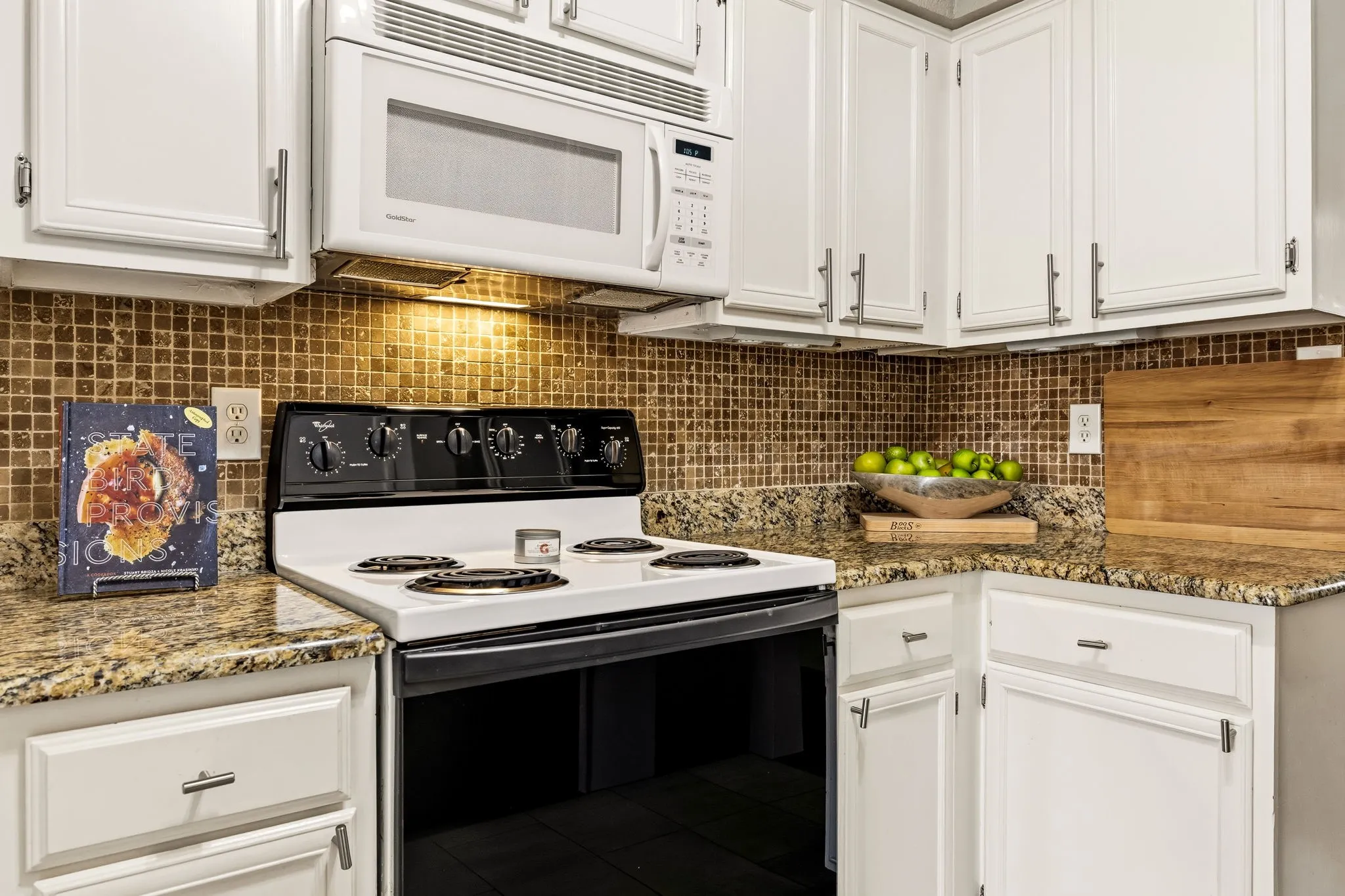 Condominium For Sale in Dallas County , 8600 Coppertowne Lane 304, Dallas, Texas 75243, 2 Bedroom, 2 Bathroom, Garage spaces, 1,090 Sqft, built in 1982, mls#21343415, Real Estate Agent in Dallas, Homes For Sale in Dallas county, Homes For Sale in Dallas, Realtor in Dallas Texas, Real Estate Brokerage Independent Realty Texas, Luminita Cordes Realtor