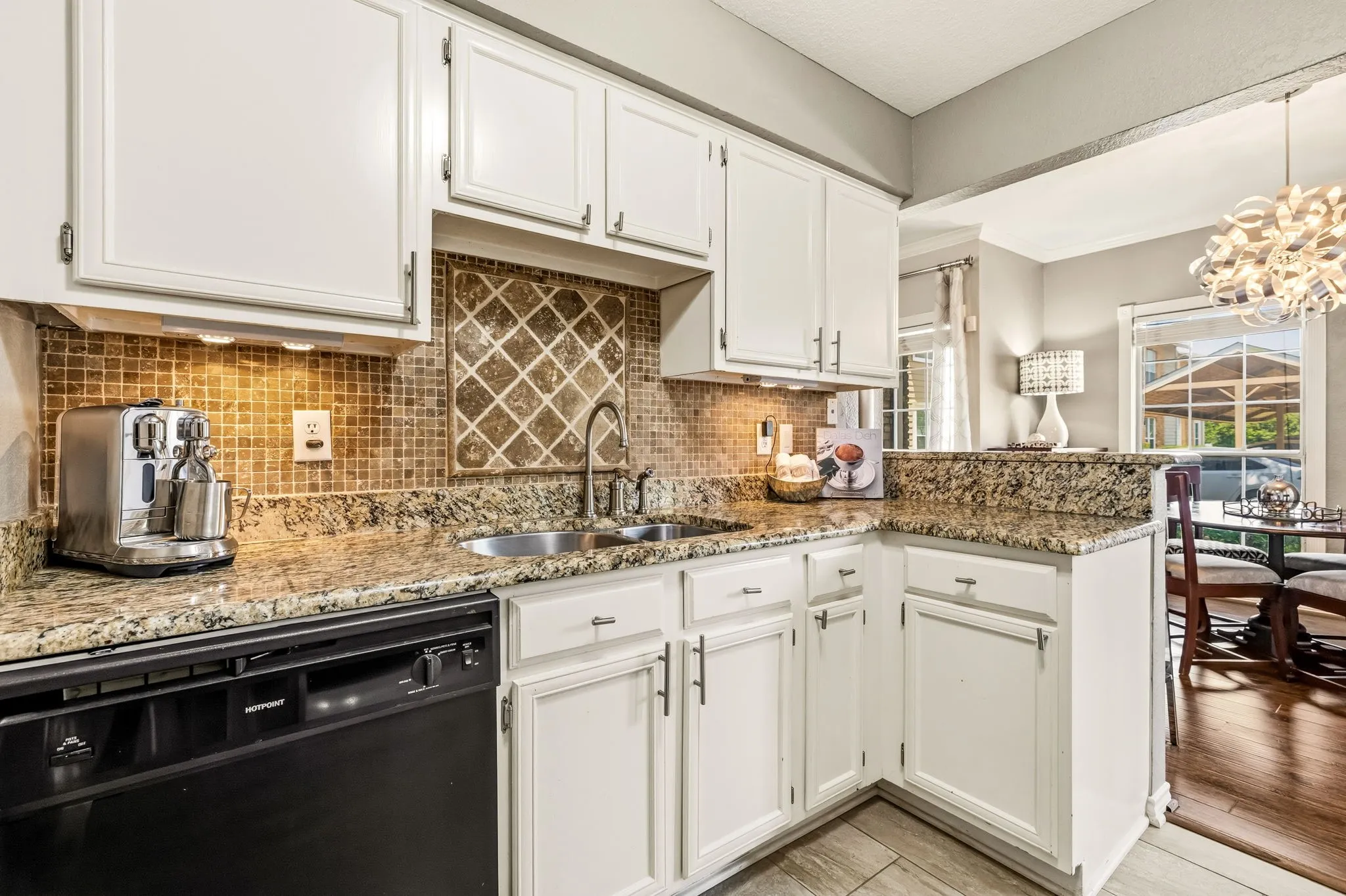 Condominium For Sale in Dallas County , 8600 Coppertowne Lane 304, Dallas, Texas 75243, 2 Bedroom, 2 Bathroom, Garage spaces, 1,090 Sqft, built in 1982, mls#21343415, Real Estate Agent in Dallas, Homes For Sale in Dallas county, Homes For Sale in Dallas, Realtor in Dallas Texas, Real Estate Brokerage Independent Realty Texas, Luminita Cordes Realtor