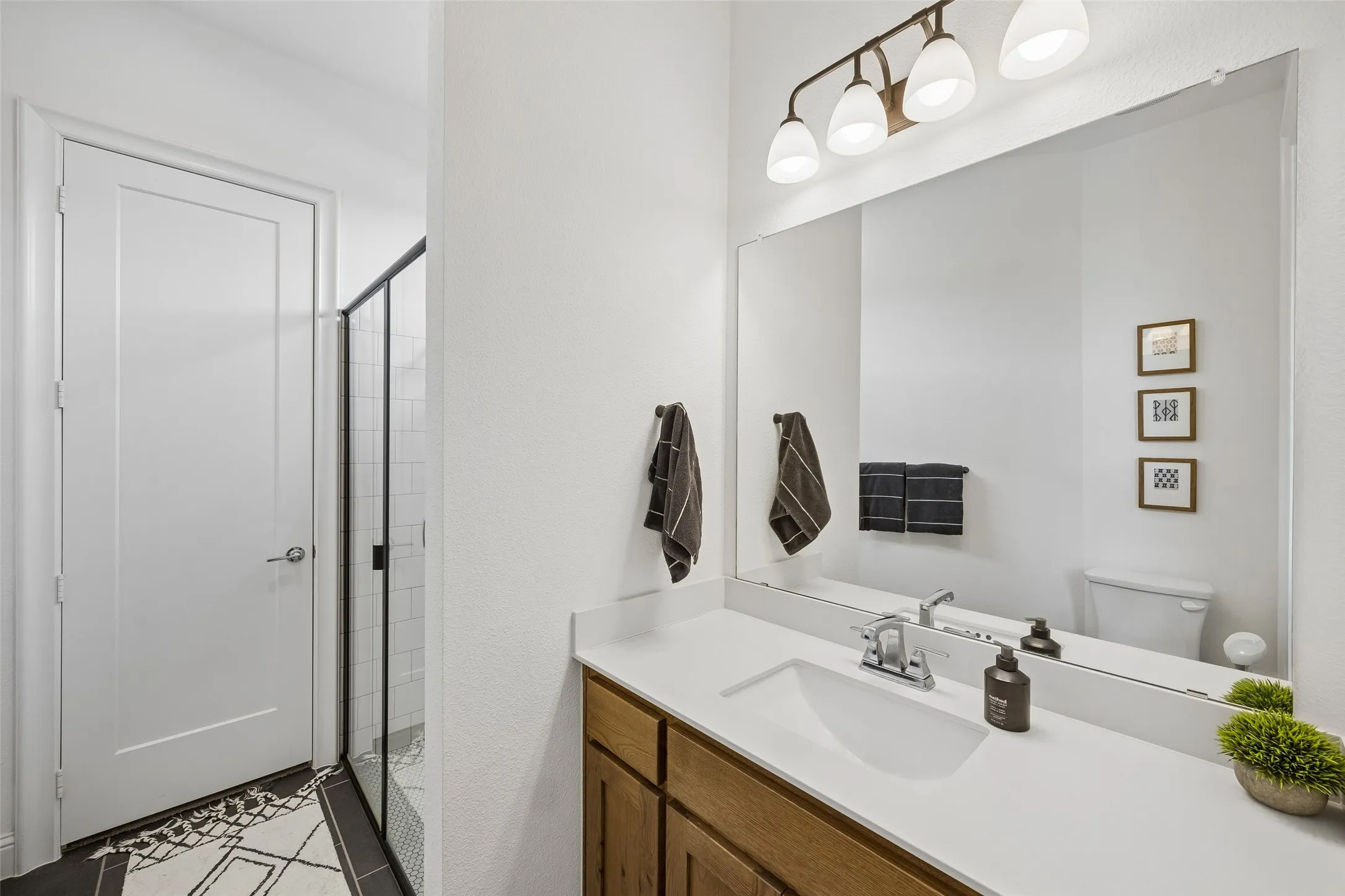 Single Family Residence For Sale in Collin County , 3378 Waverly Drive, Celina, Texas 75009, 5 Bedroom, 6 Bathroom, 3 Garage spaces, 4,680 Sqft, built in 2017, mls#21350590, Real Estate Agent in Celina, Homes For Sale in Collin county, Homes For Sale in Celina, Realtor in Celina Texas, Real Estate Brokerage Independent Realty Texas, Luminita Cordes Realtor