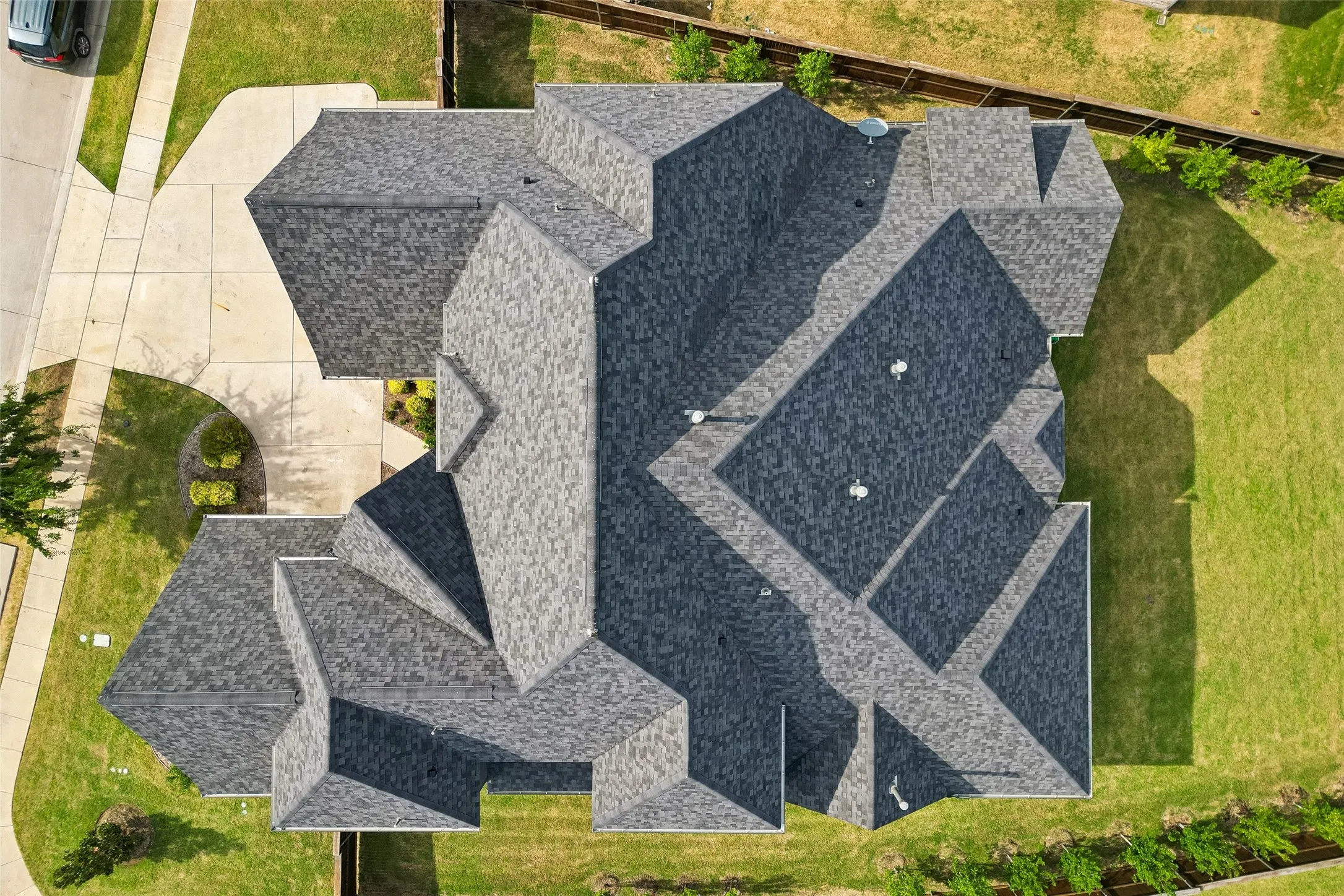 Single Family Residence For Sale in Collin County , 3378 Waverly Drive, Celina, Texas 75009, 5 Bedroom, 6 Bathroom, 3 Garage spaces, 4,680 Sqft, built in 2017, mls#21350590, Real Estate Agent in Celina, Homes For Sale in Collin county, Homes For Sale in Celina, Realtor in Celina Texas, Real Estate Brokerage Independent Realty Texas, Luminita Cordes Realtor