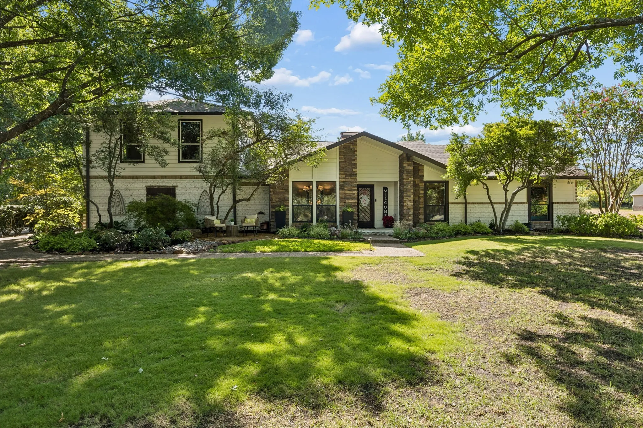 Welcome to this beautiful Lovejoy homes.