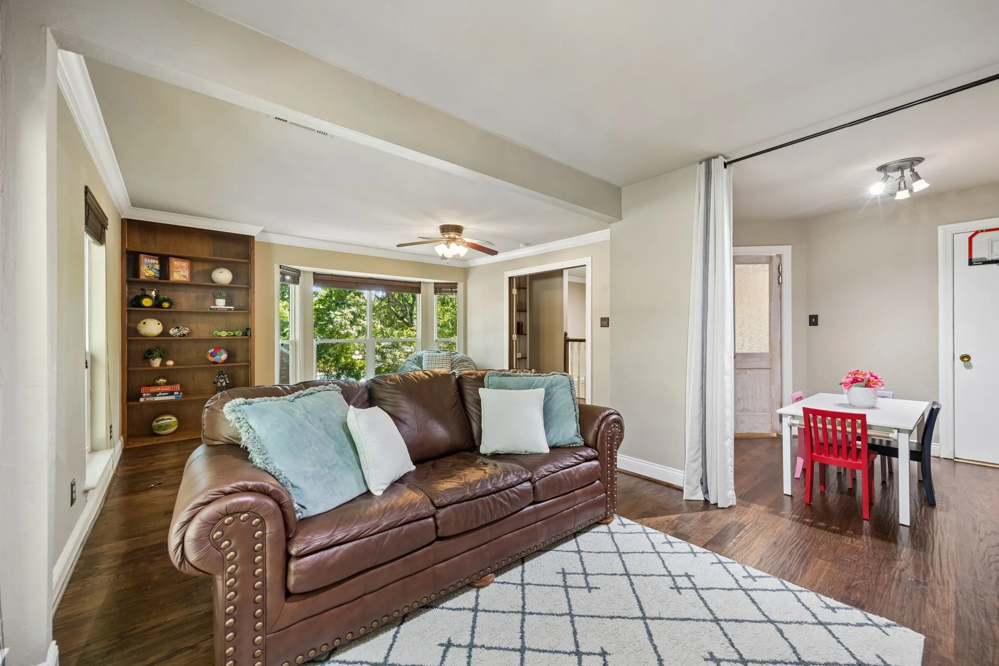 Game room with side flex room