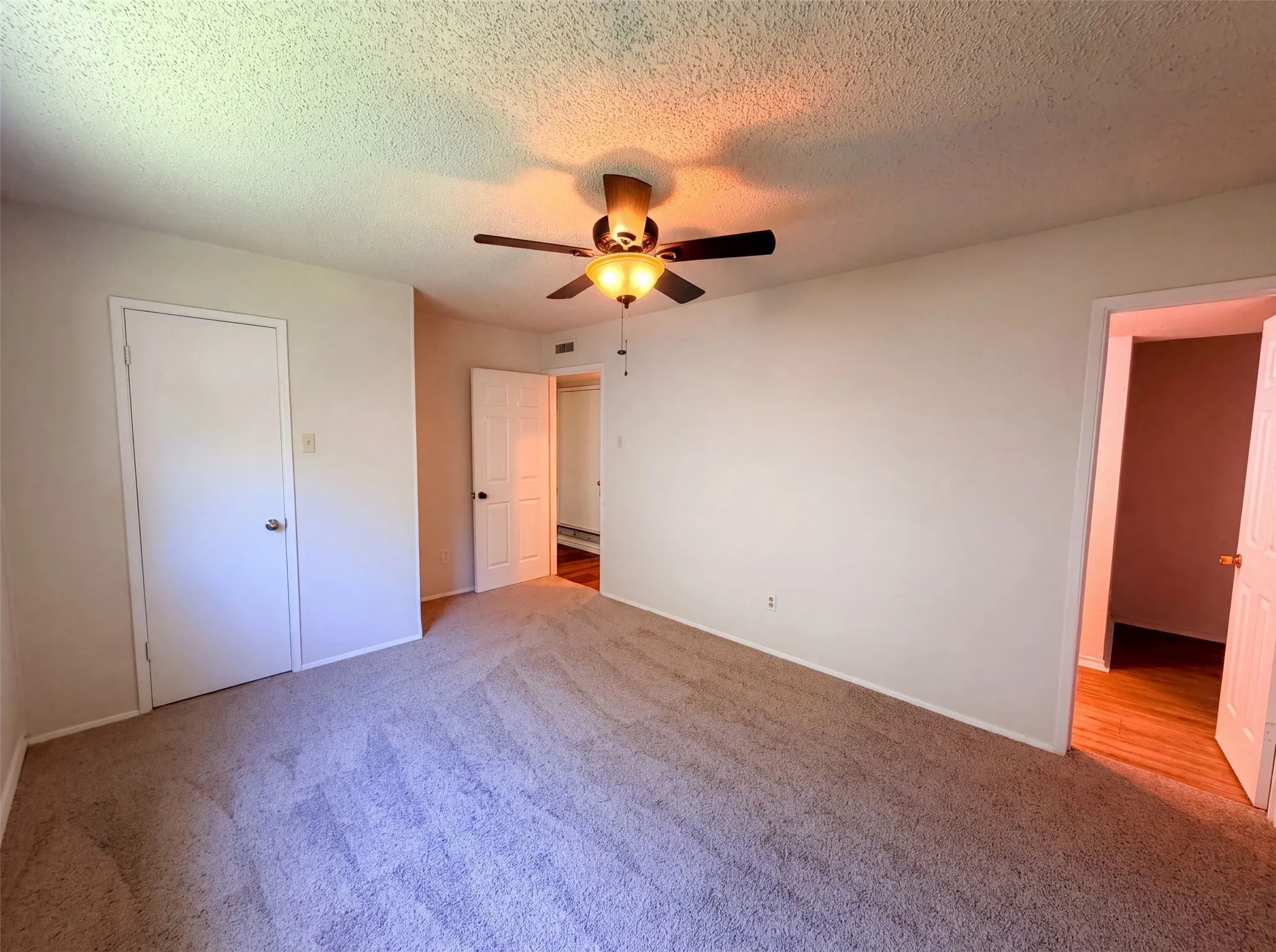 Single Family Residence For Sale in Dallas County , 414 Meadowhill Drive, Garland, Texas 75043, 5 Bedroom, 2 Bathroom, 2 Garage spaces, 1,966 Sqft, built in 1970, mls#21353919, Real Estate Agent in Garland, Homes For Sale in Dallas county, Homes For Sale in Garland, Realtor in Garland Texas, Real Estate Brokerage Independent Realty Texas, Luminita Cordes Realtor