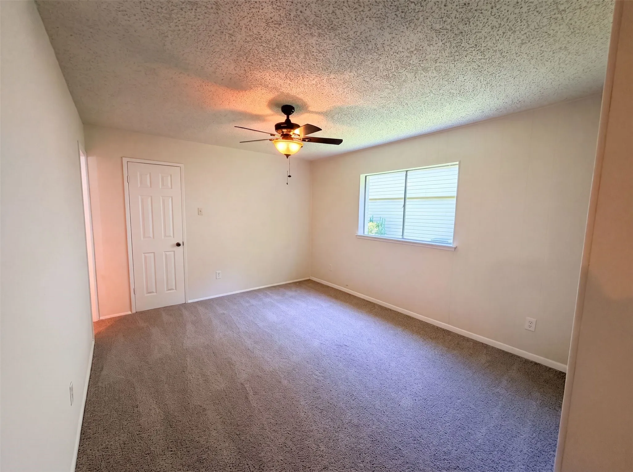 Single Family Residence For Sale in Dallas County , 414 Meadowhill Drive, Garland, Texas 75043, 5 Bedroom, 2 Bathroom, 2 Garage spaces, 1,966 Sqft, built in 1970, mls#21353919, Real Estate Agent in Garland, Homes For Sale in Dallas county, Homes For Sale in Garland, Realtor in Garland Texas, Real Estate Brokerage Independent Realty Texas, Luminita Cordes Realtor