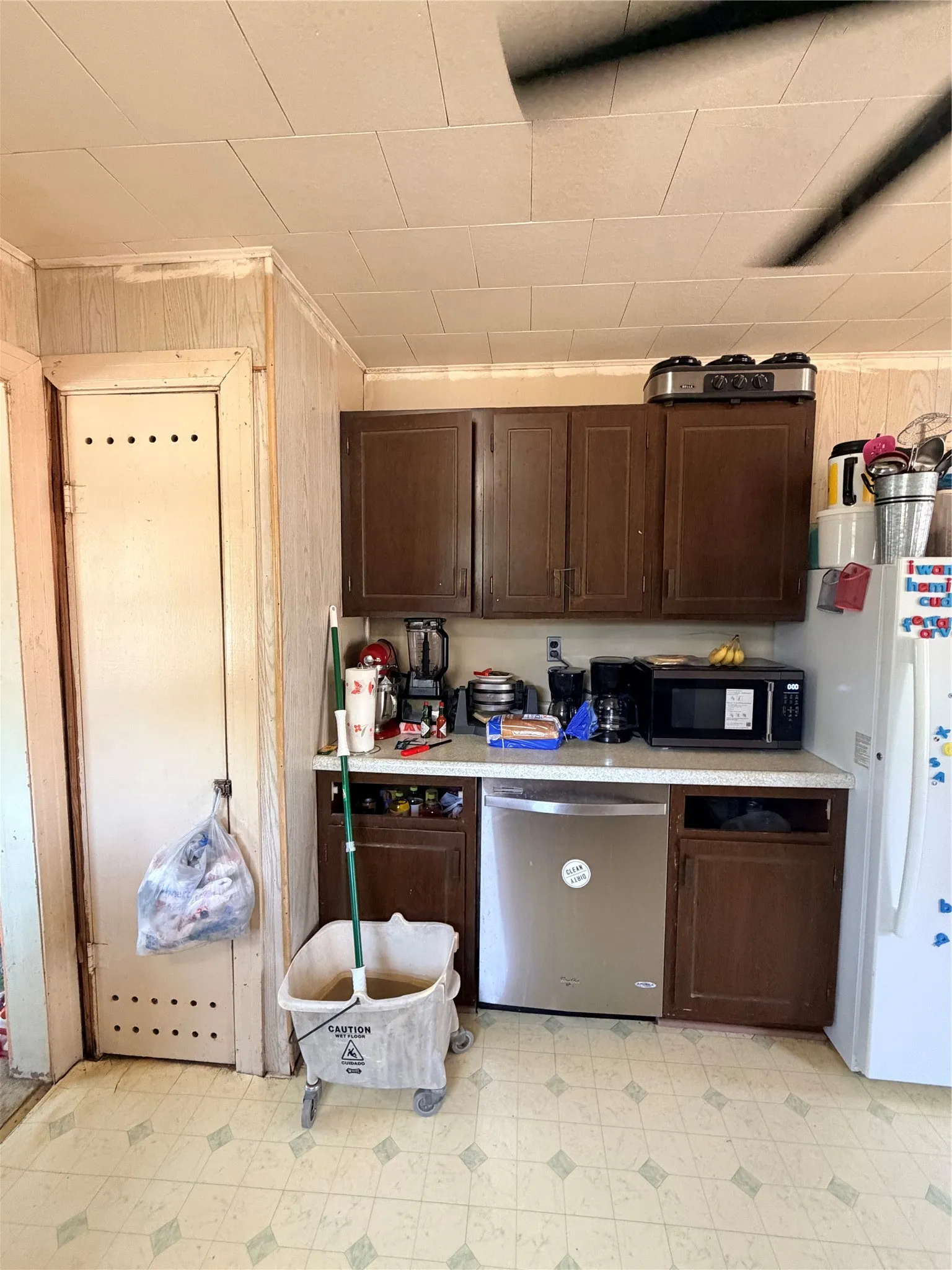 Single Family Residence For Sale in Falls County , 744 Chilton Street, Marlin, Texas 76661, 2 Bedroom, 2 Bathroom, Garage spaces, 1,264 Sqft, built in 1950, mls#21353927, Real Estate Agent in Marlin, Homes For Sale in Falls county, Homes For Sale in Marlin, Realtor in Marlin Texas, Real Estate Brokerage Independent Realty Texas, Luminita Cordes Realtor