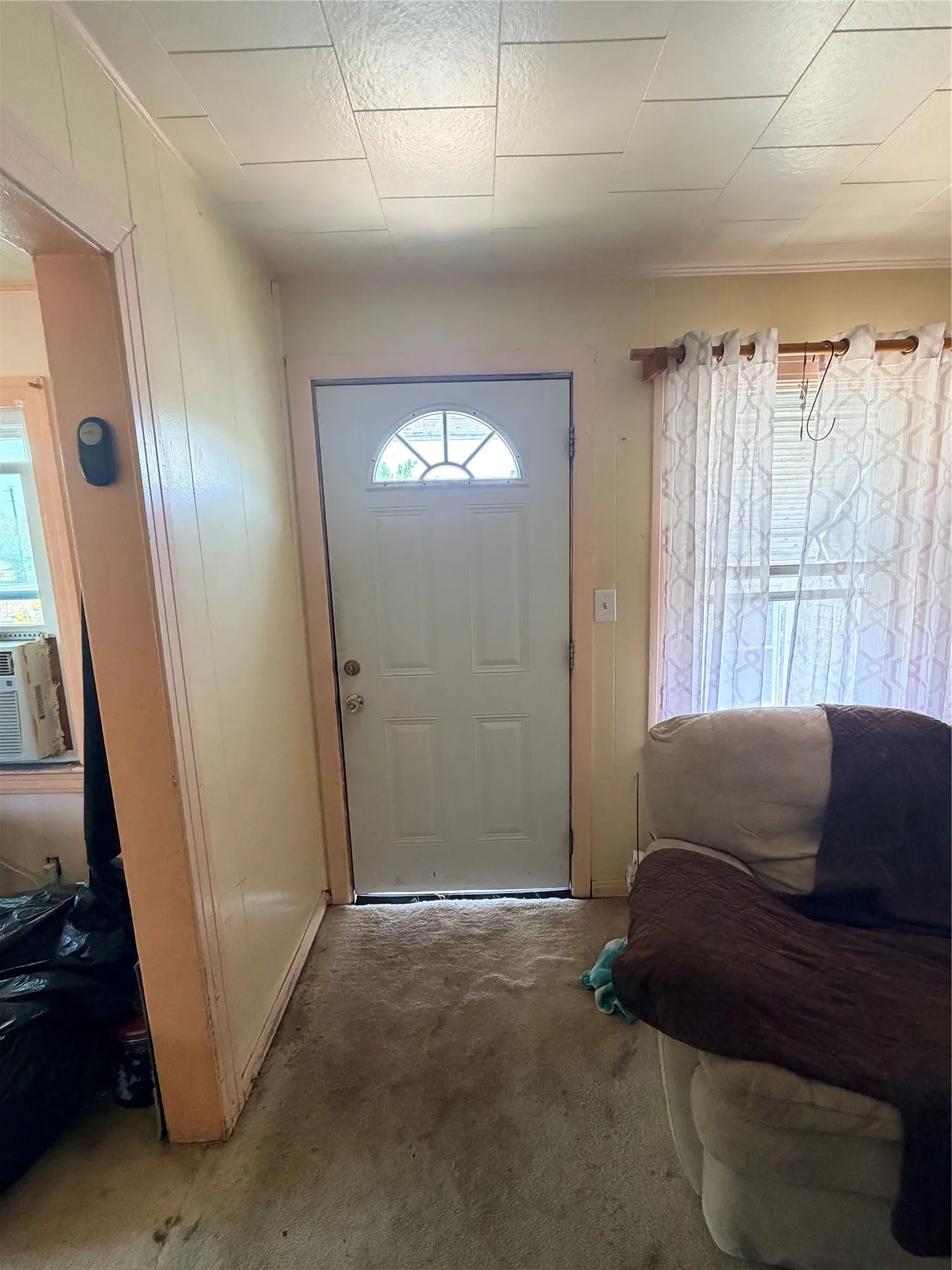 Single Family Residence For Sale in Falls County , 744 Chilton Street, Marlin, Texas 76661, 2 Bedroom, 2 Bathroom, Garage spaces, 1,264 Sqft, built in 1950, mls#21353927, Real Estate Agent in Marlin, Homes For Sale in Falls county, Homes For Sale in Marlin, Realtor in Marlin Texas, Real Estate Brokerage Independent Realty Texas, Luminita Cordes Realtor