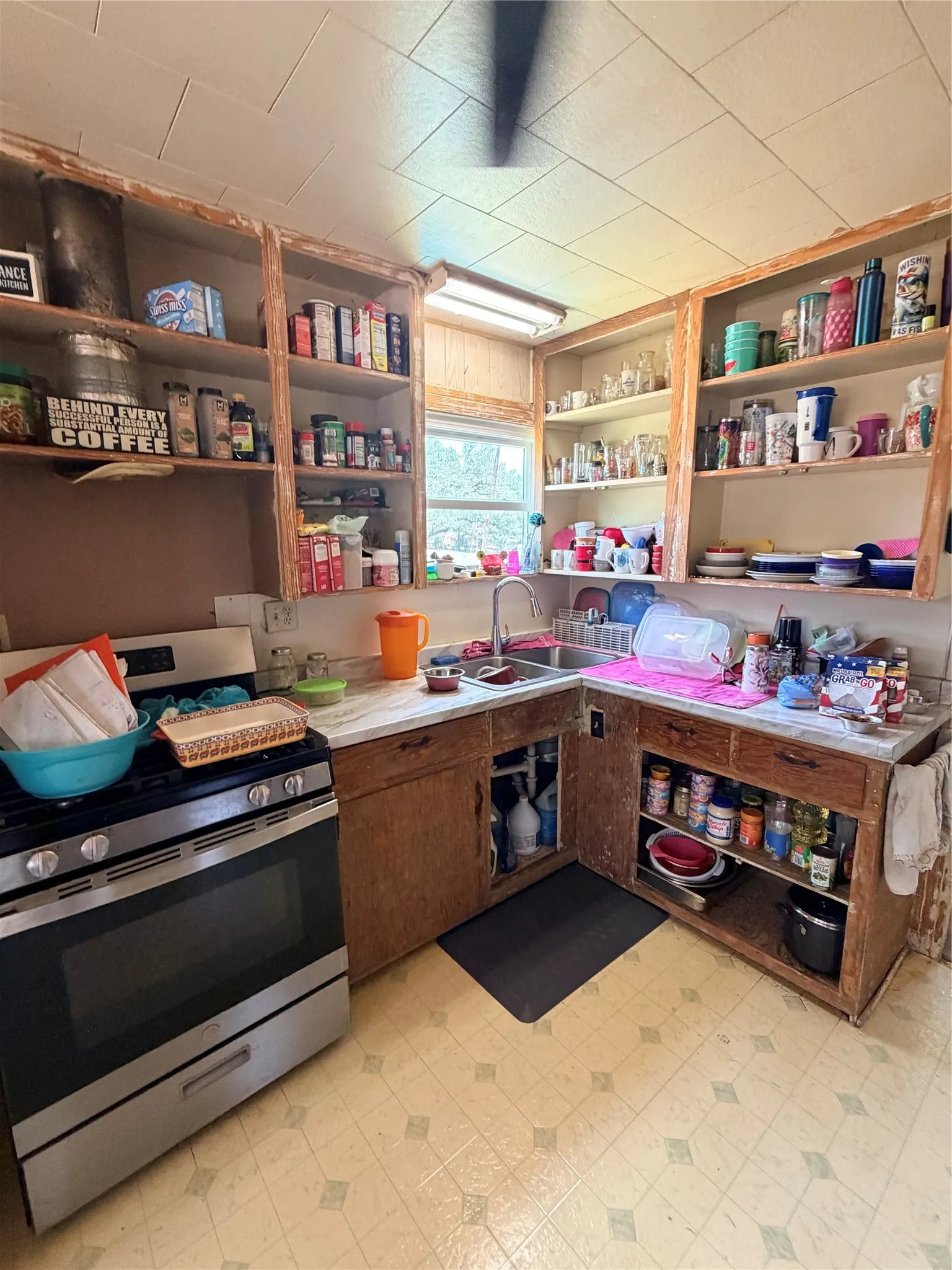 Single Family Residence For Sale in Falls County , 744 Chilton Street, Marlin, Texas 76661, 2 Bedroom, 2 Bathroom, Garage spaces, 1,264 Sqft, built in 1950, mls#21353927, Real Estate Agent in Marlin, Homes For Sale in Falls county, Homes For Sale in Marlin, Realtor in Marlin Texas, Real Estate Brokerage Independent Realty Texas, Luminita Cordes Realtor