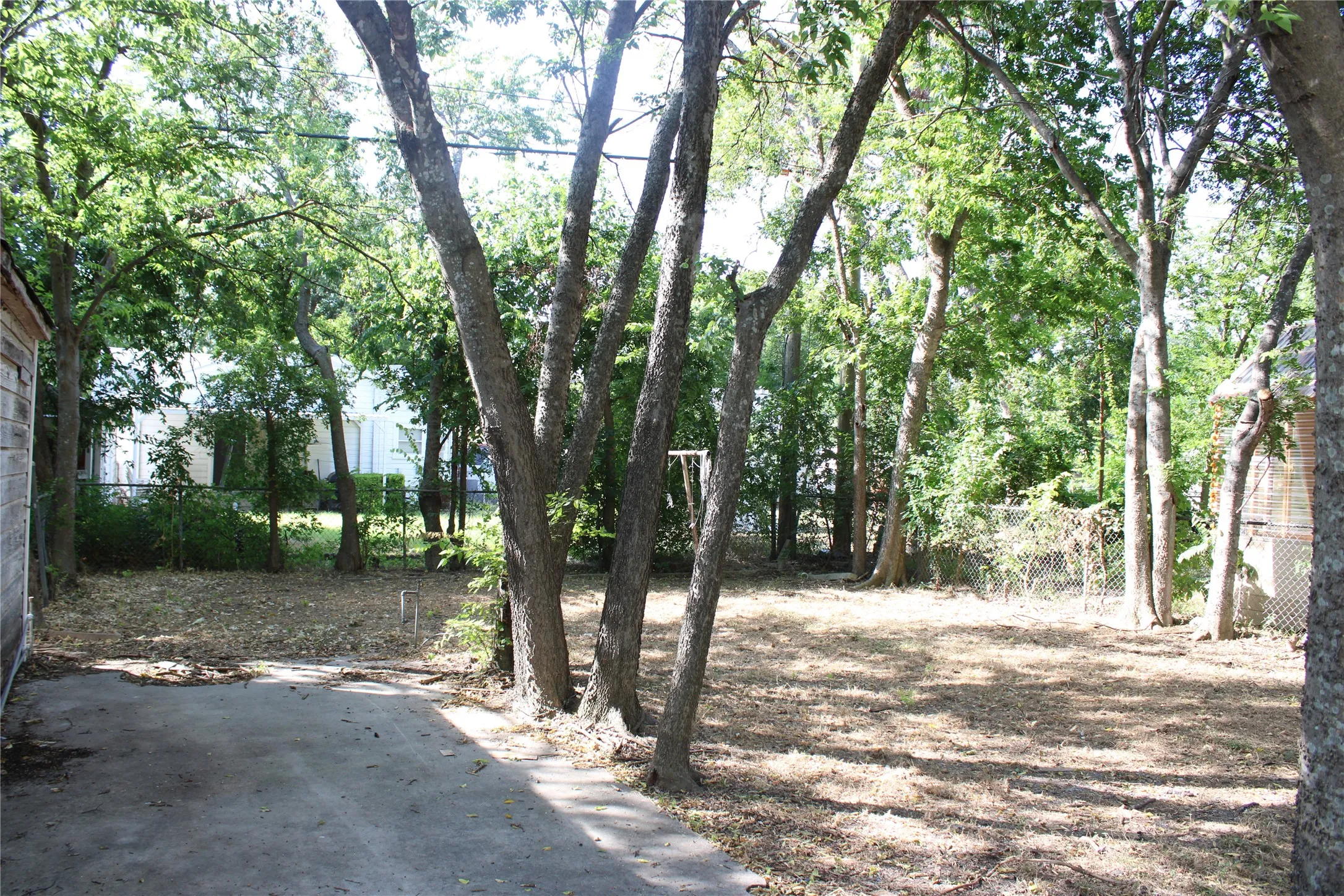 Single Family Residence For Sale in Mc Lennan County , 3712 leland Avenue, Waco, Texas 76708, 2 Bedroom, 1 Bathroom, Garage spaces, 882 Sqft, built in 1952, mls#21353866, Real Estate Agent in Waco, Homes For Sale in Mc Lennan county, Homes For Sale in Waco, Realtor in Waco Texas, Real Estate Brokerage Independent Realty Texas, Luminita Cordes Realtor