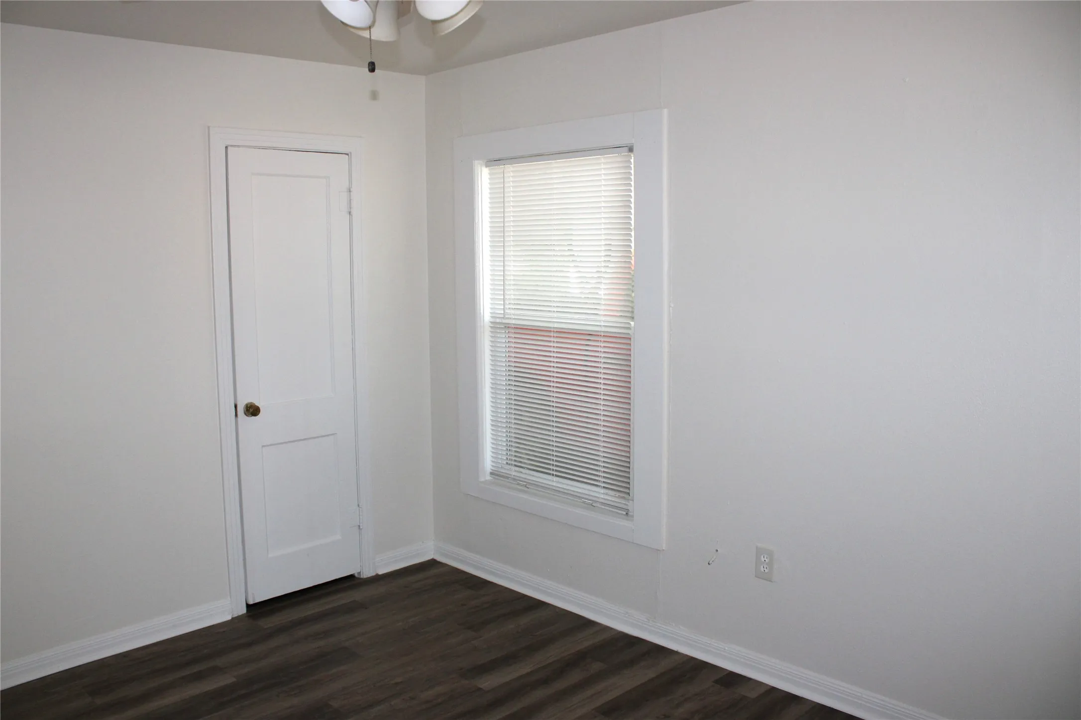 Single Family Residence For Sale in Mc Lennan County , 3712 leland Avenue, Waco, Texas 76708, 2 Bedroom, 1 Bathroom, Garage spaces, 882 Sqft, built in 1952, mls#21353866, Real Estate Agent in Waco, Homes For Sale in Mc Lennan county, Homes For Sale in Waco, Realtor in Waco Texas, Real Estate Brokerage Independent Realty Texas, Luminita Cordes Realtor