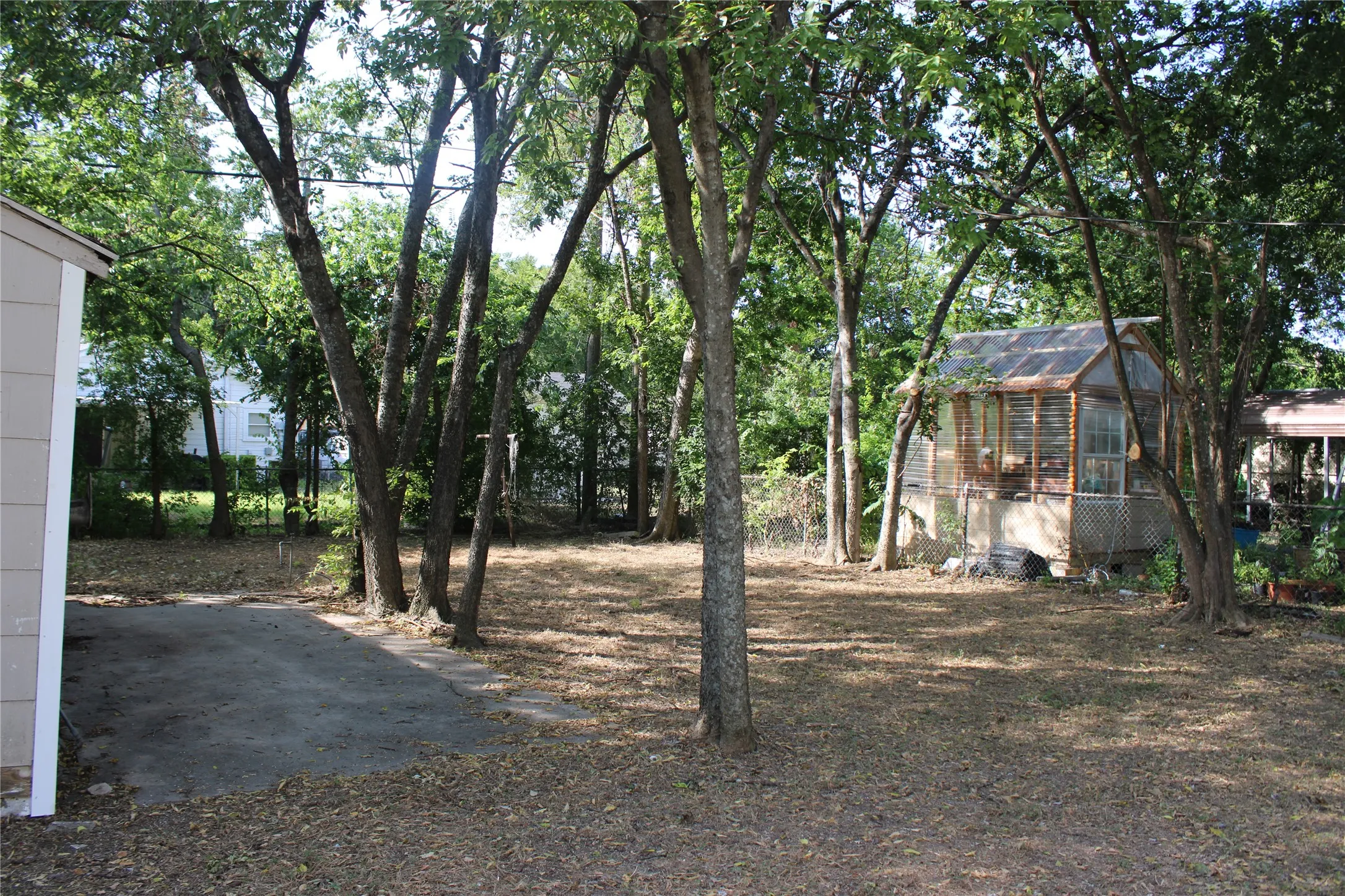 Single Family Residence For Sale in Mc Lennan County , 3712 leland Avenue, Waco, Texas 76708, 2 Bedroom, 1 Bathroom, Garage spaces, 882 Sqft, built in 1952, mls#21353866, Real Estate Agent in Waco, Homes For Sale in Mc Lennan county, Homes For Sale in Waco, Realtor in Waco Texas, Real Estate Brokerage Independent Realty Texas, Luminita Cordes Realtor