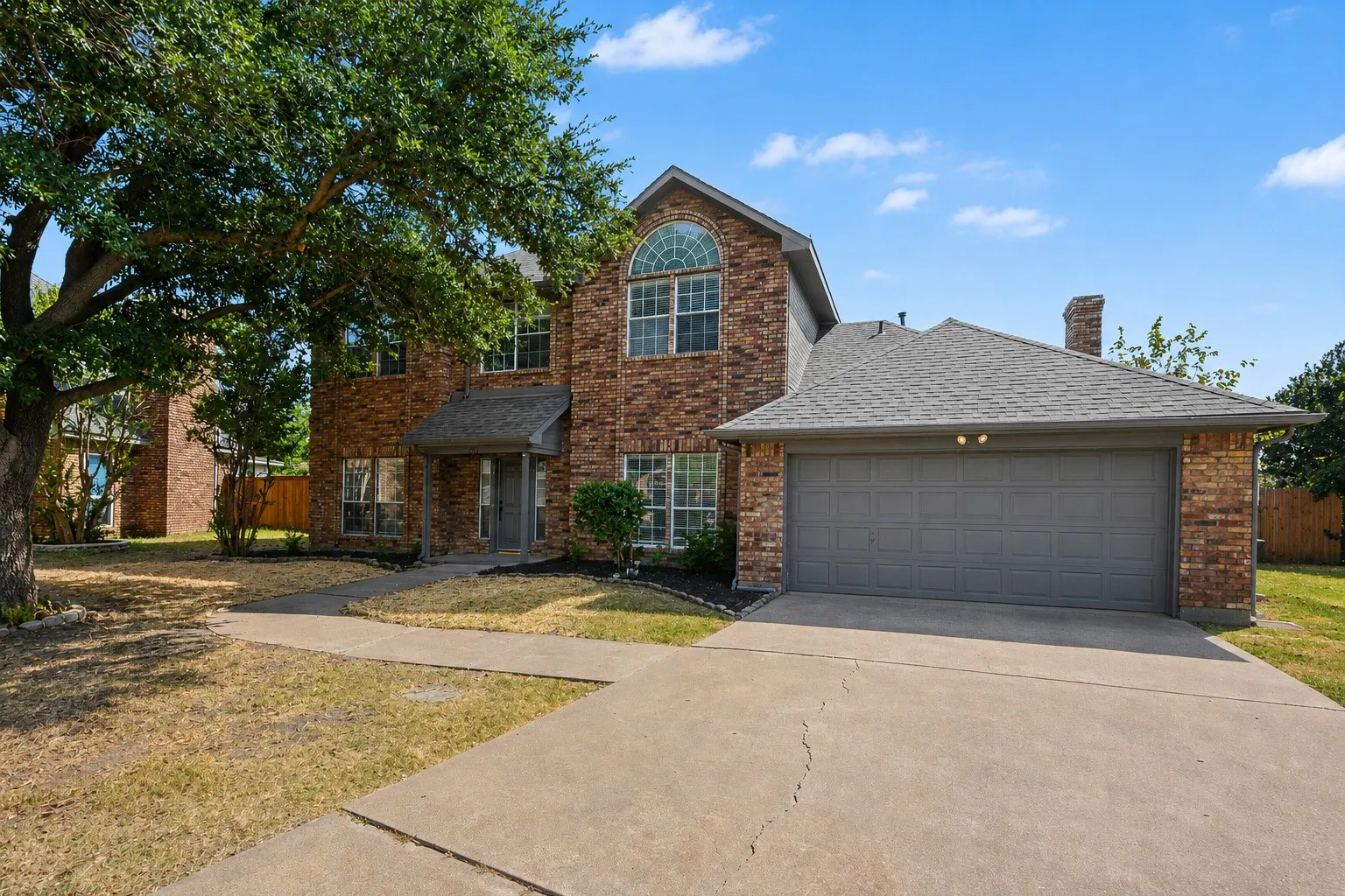 Single Family Residence For Sale in Denton County , 3711 Penny Lane, Carrollton, Texas 75007, 4 Bedroom, 3 Bathroom, 2 Garage spaces, 2,411 Sqft, built in 1991, mls#21353307, Real Estate Agent in Carrollton, Homes For Sale in Denton county, Homes For Sale in Carrollton, Realtor in Carrollton Texas, Real Estate Brokerage Independent Realty Texas, Luminita Cordes Realtor