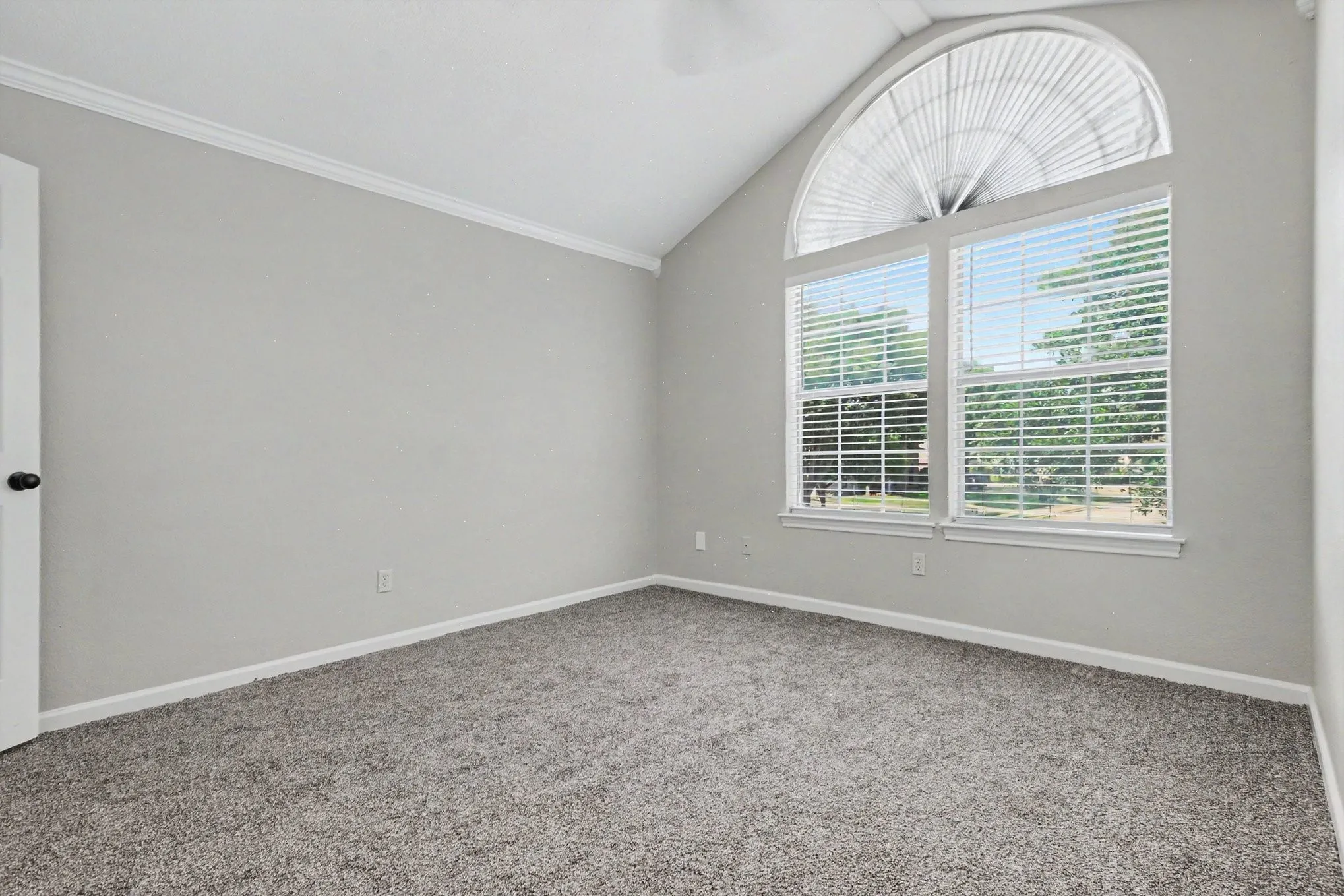 Single Family Residence For Sale in Denton County , 3711 Penny Lane, Carrollton, Texas 75007, 4 Bedroom, 3 Bathroom, 2 Garage spaces, 2,411 Sqft, built in 1991, mls#21353307, Real Estate Agent in Carrollton, Homes For Sale in Denton county, Homes For Sale in Carrollton, Realtor in Carrollton Texas, Real Estate Brokerage Independent Realty Texas, Luminita Cordes Realtor